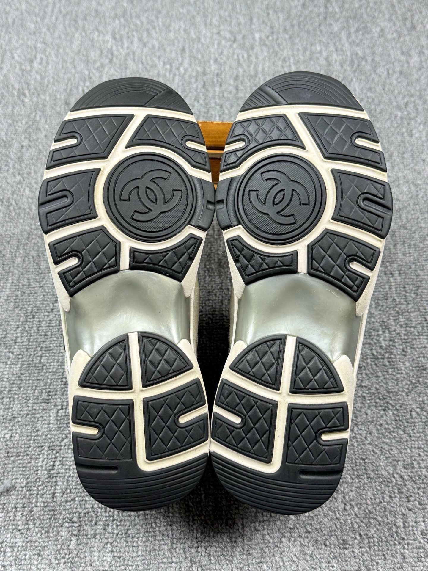 Chanel Chanel White Lowtop Sneakers it_36-5 Women Size US 6.5 / IT 36.5 - 6 Thumbnail