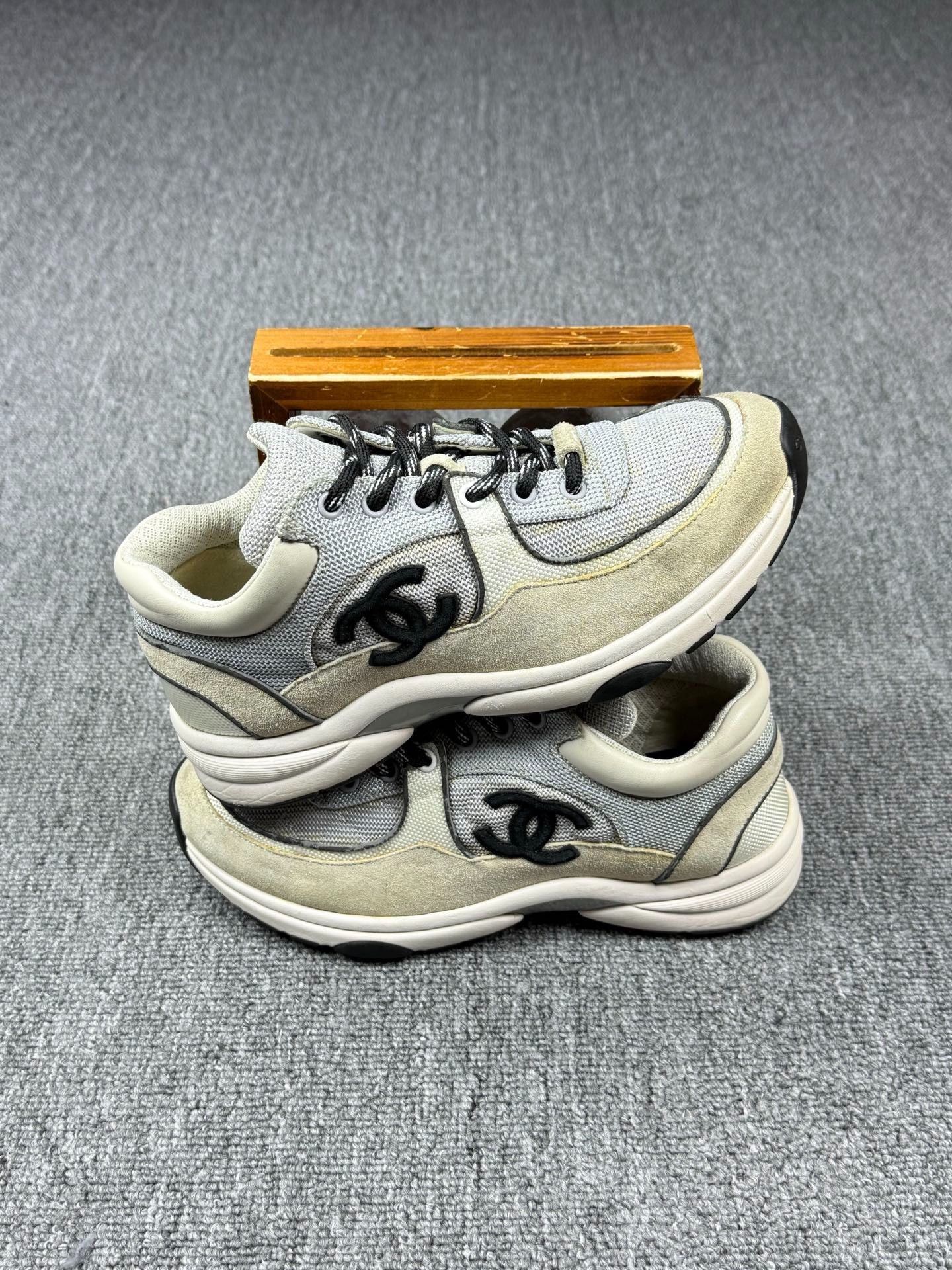 Chanel Chanel White Lowtop Sneakers it_36-5 Women Size US 6.5 / IT 36.5 - 2 Thumbnail