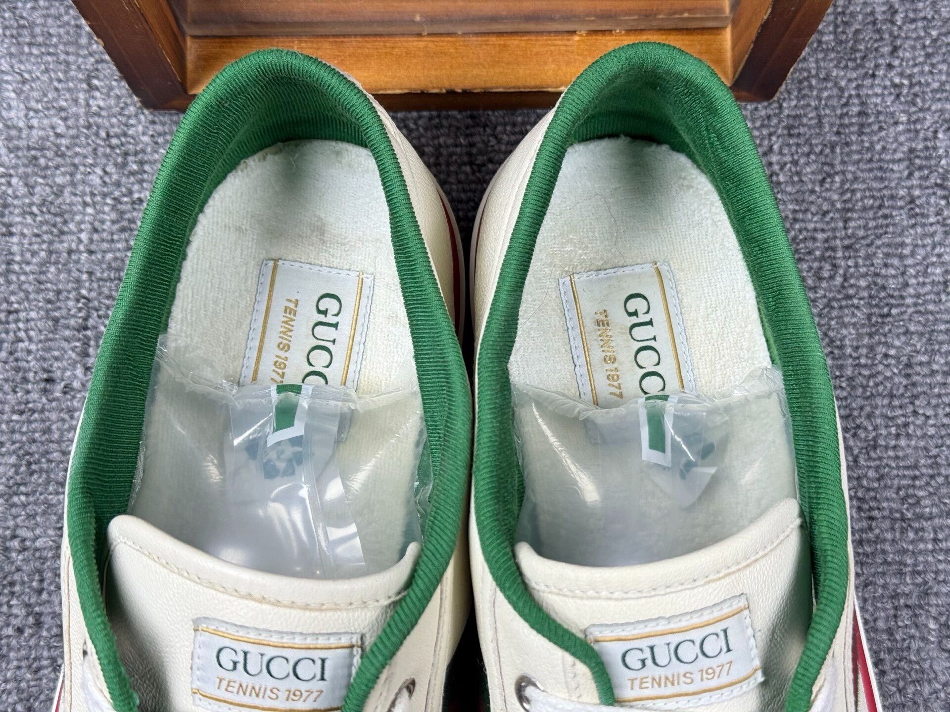 Gucci Gucci Tennis White Lowtop Sneakers 9 Men Size US 9 / EU 42 - 9 Thumbnail