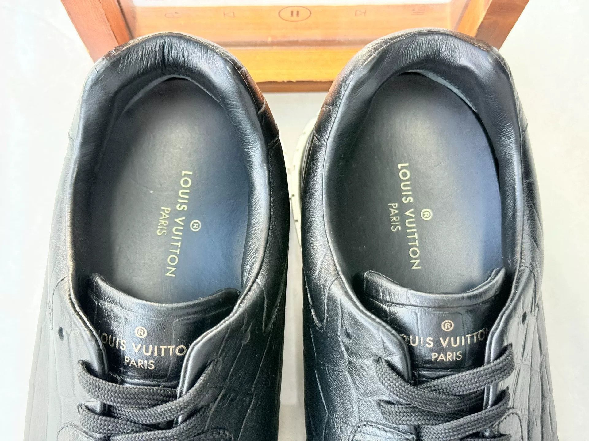 Louis Vuitton Louis Vuitton Black Lowtop Sneakers 9 Men Size US 9 / EU 42 - 9 Thumbnail