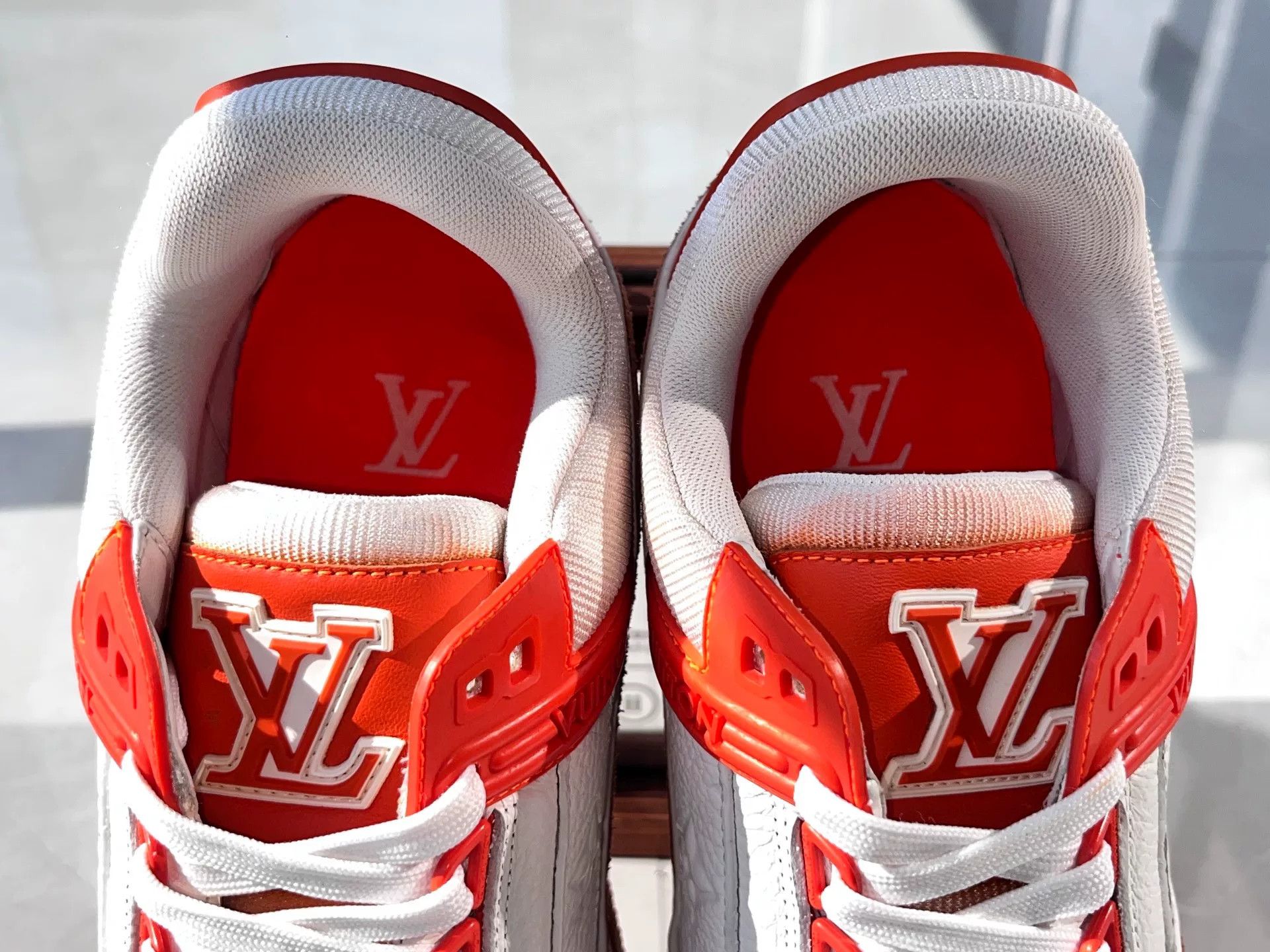 Louis Vuitton Louis Vuitton Training White Lowtop Sneakers 8 Men Size US 8 / EU 41 - 8 Thumbnail