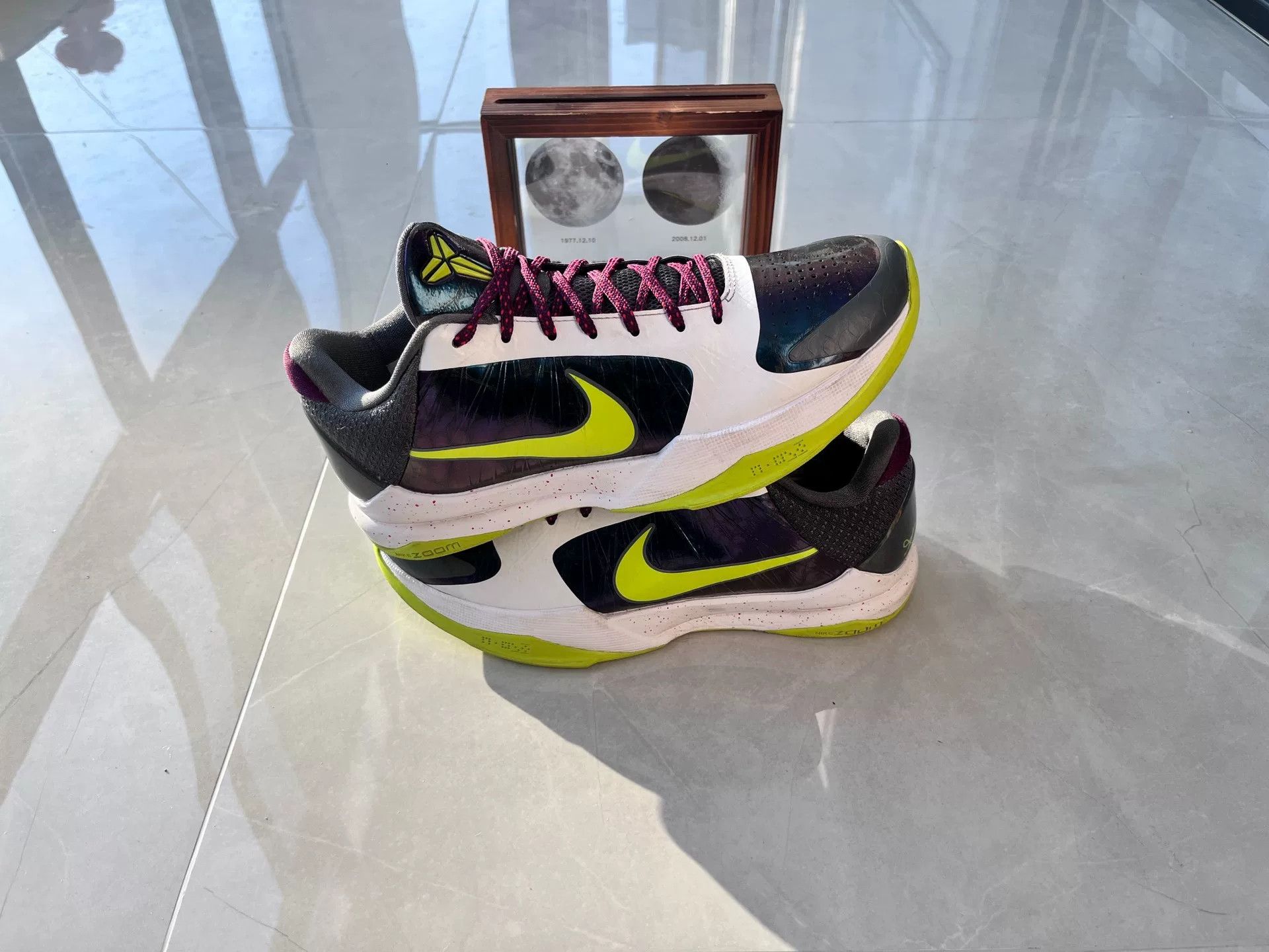 Nike Nike KOBE5 Lowtop Sneakers 9 Men Size US 9 / EU 42 - 2 Thumbnail