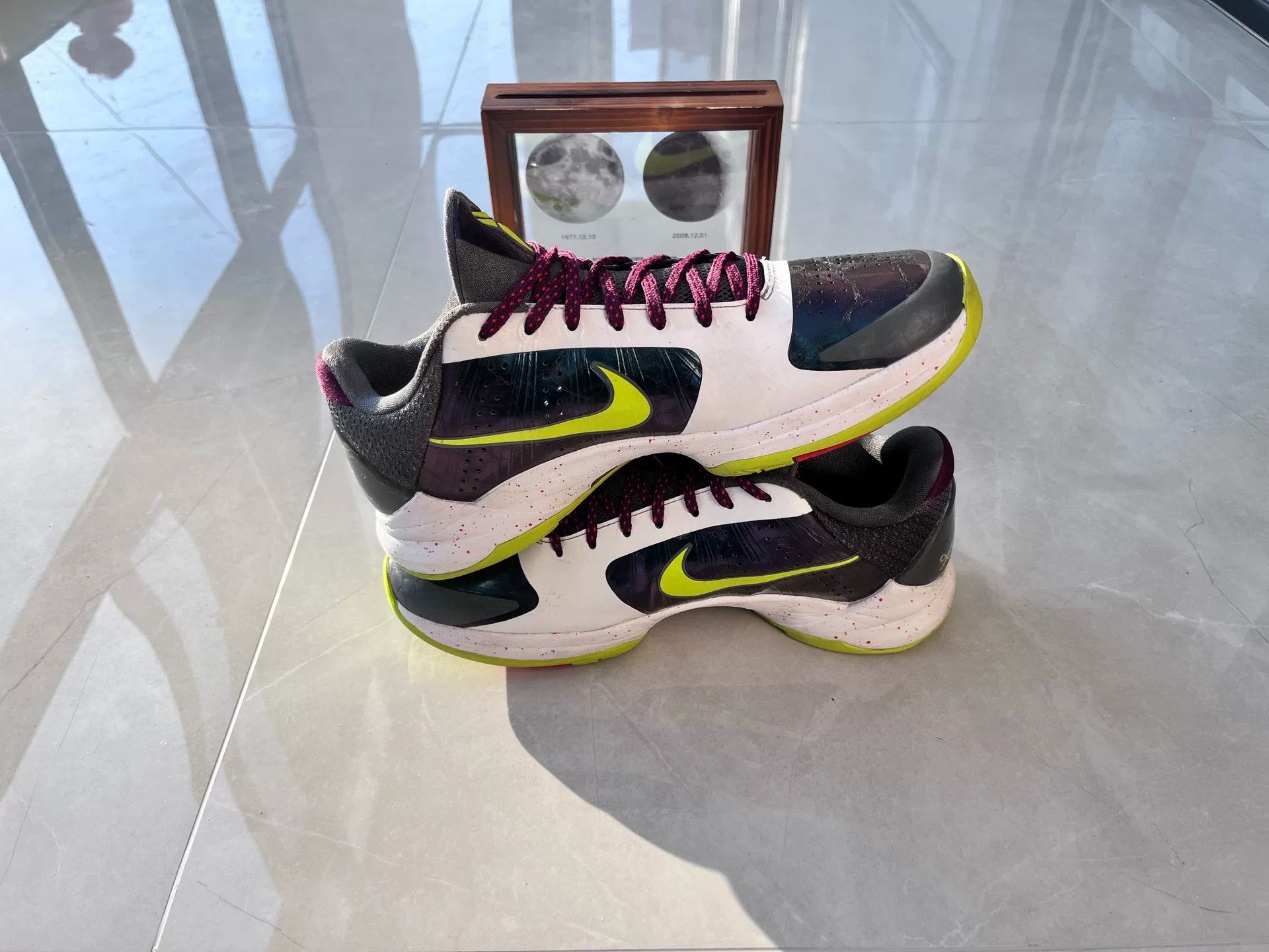 Nike Nike KOBE5 Lowtop Sneakers 9 Men Size US 9 / EU 42 - 3 Thumbnail
