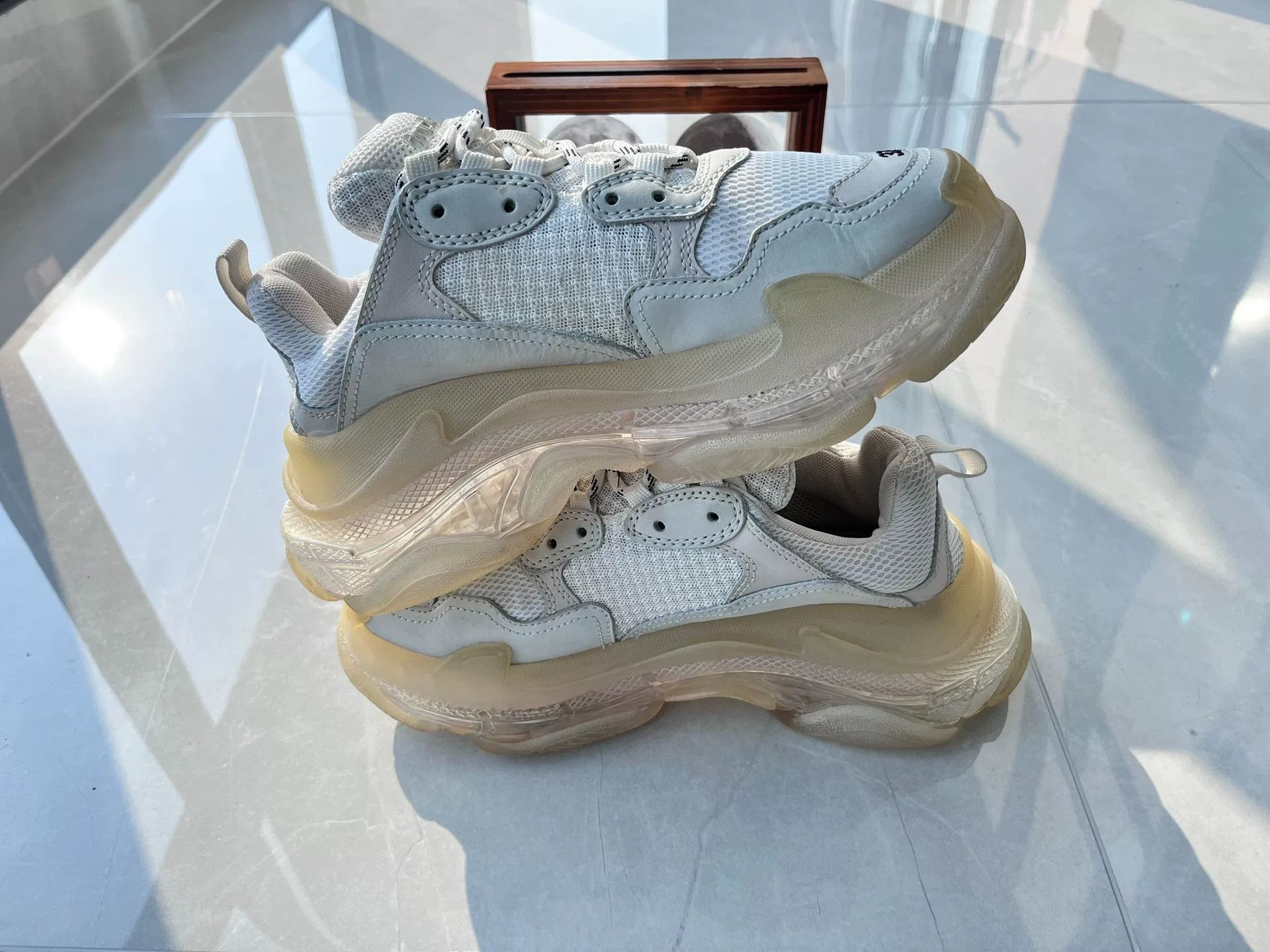 Balenciaga Balenciaga White Lowtop Sneakers it_37 Women Size US 7 / IT 37 - 3 Thumbnail