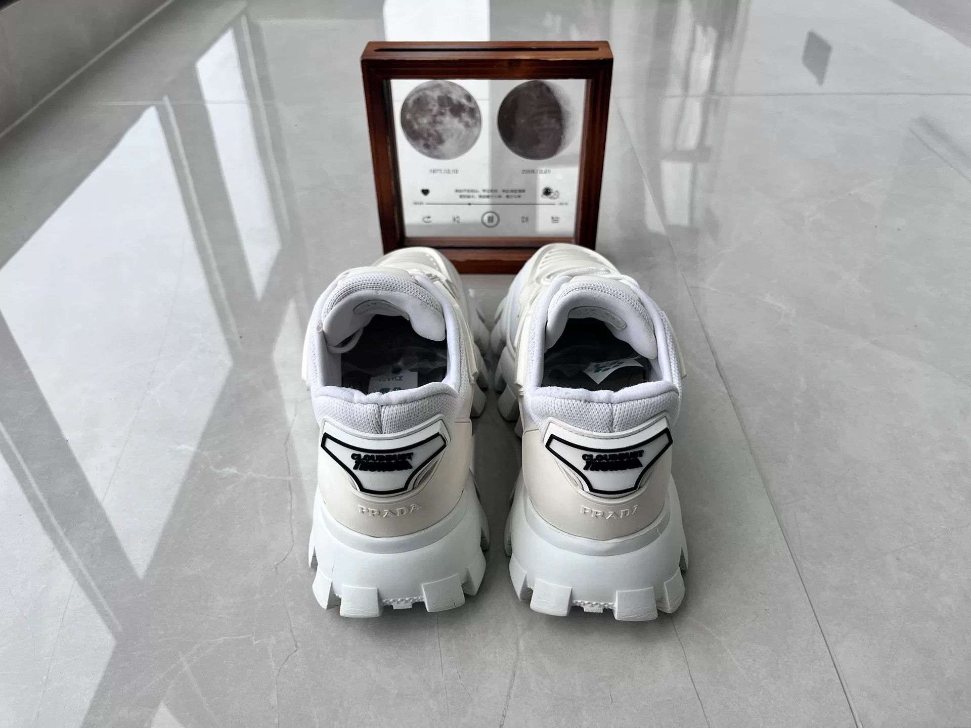 Prada Prada White Lowtop Sneakers 6 Men Size US 6 / EU 39 - 5 Thumbnail