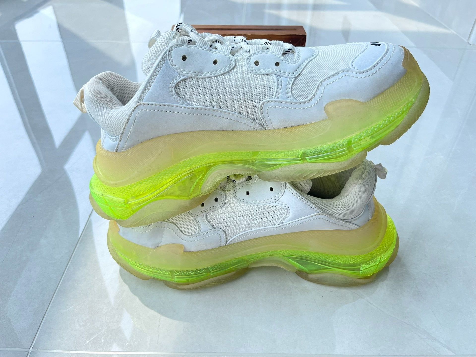 Balenciaga Balenciaga Green Lowtop Sneakers 7 Men Size US 7 / EU 40 - 3 Thumbnail