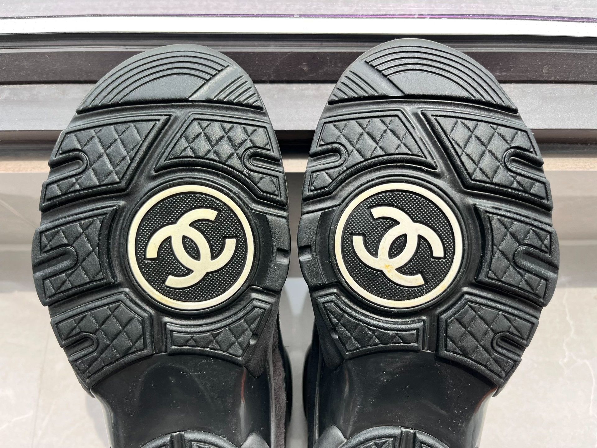 Chanel Chanel Casual Black Lowtop Sneakers it_37 Women Size US 7 / IT 37 - 7 Thumbnail