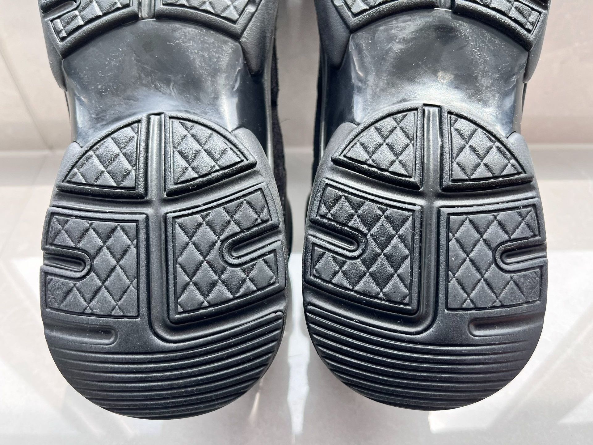 Chanel Chanel Casual Black Lowtop Sneakers it_37 Women Size US 7 / IT 37 - 8 Thumbnail