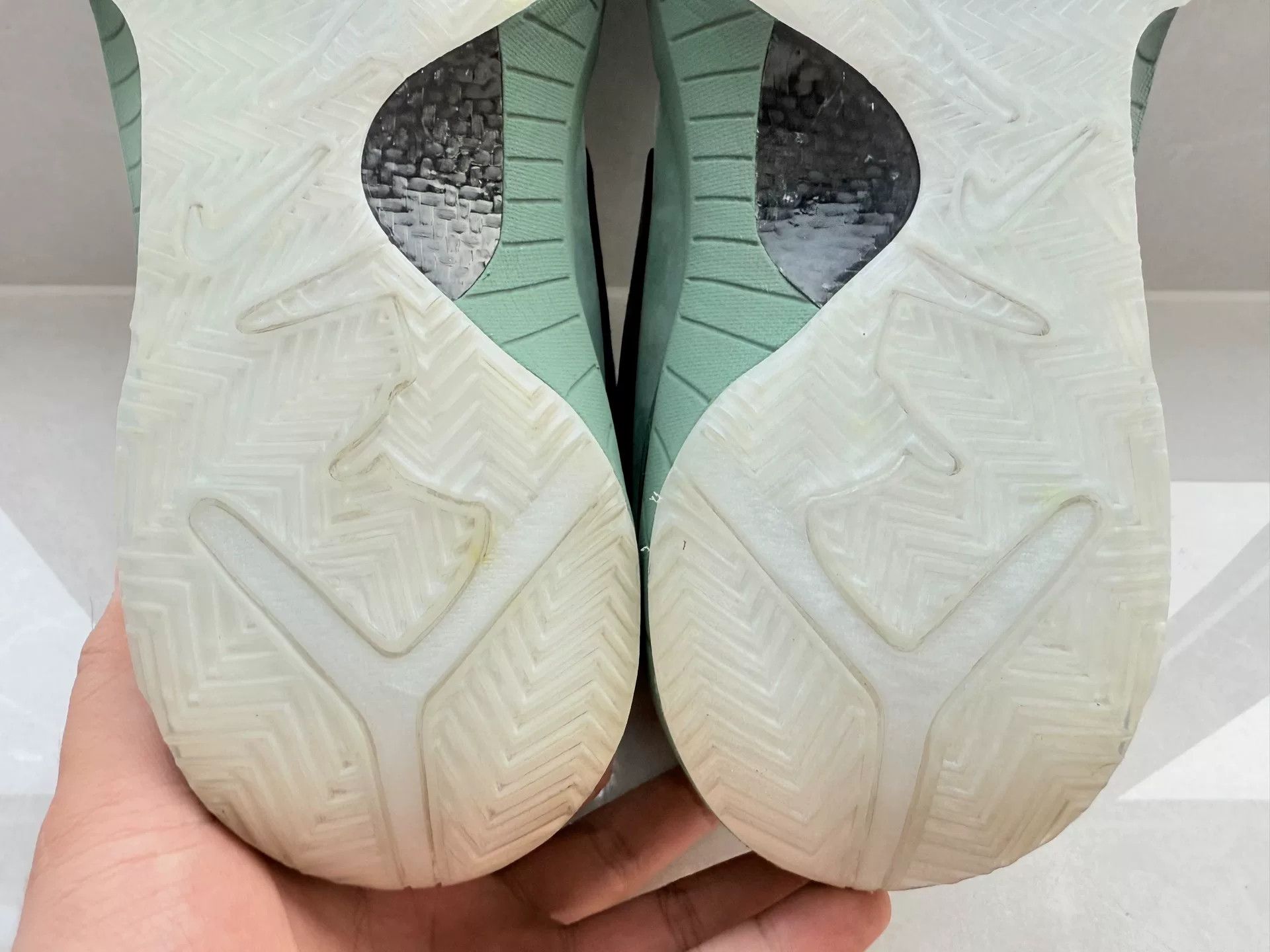 Nike Nike KOBE4 Green Lowtop Sneakers 11 Men Size US 11 / EU 44 - 8 Thumbnail