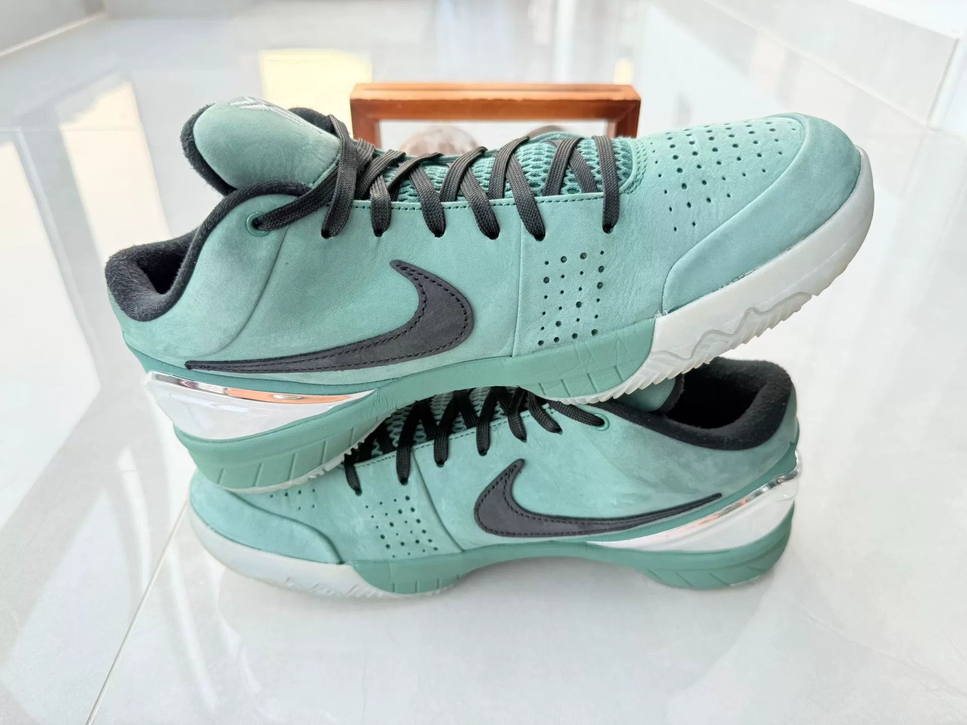 Nike Nike KOBE4 Green Lowtop Sneakers 11 Men Size US 11 / EU 44 - 3 Thumbnail