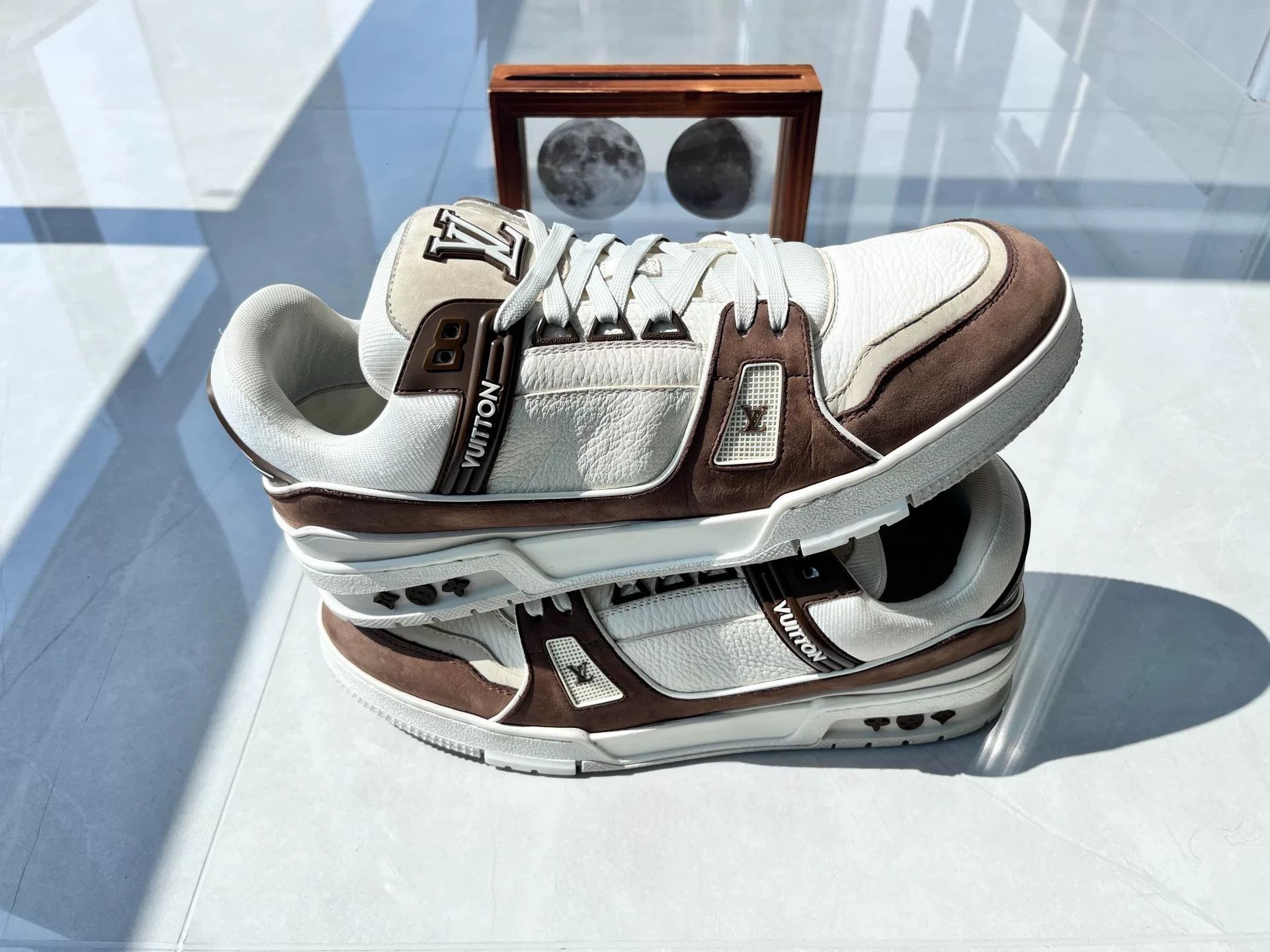 Louis Vuitton Louis Vuitton Training White Lowtop Sneakers 10 Men Size US 10 / EU 43 - 2 Thumbnail