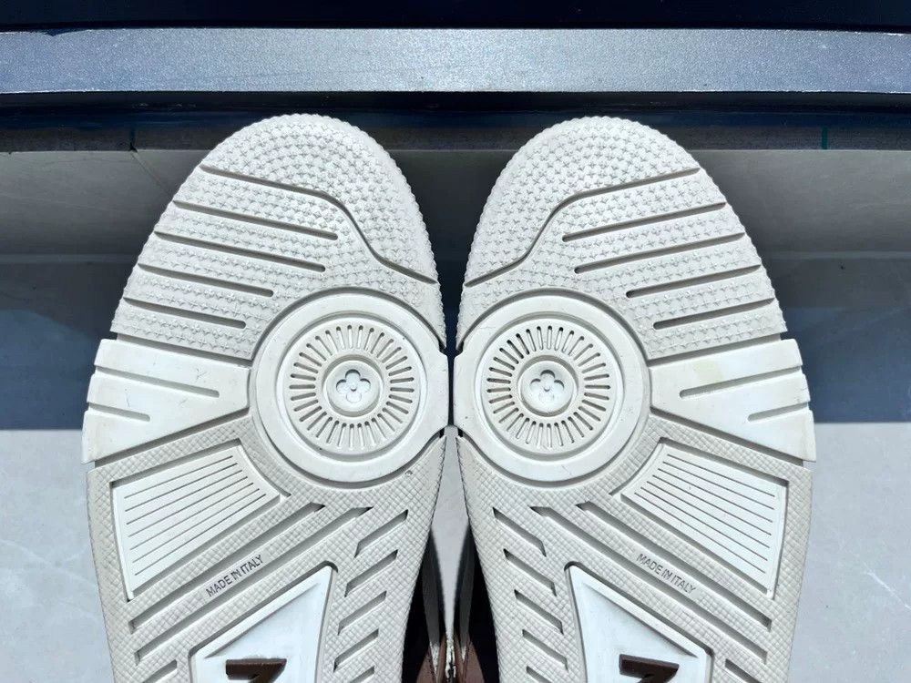 Louis Vuitton Louis Vuitton Training White Lowtop Sneakers 10 Men Size US 10 / EU 43 - 7 Thumbnail