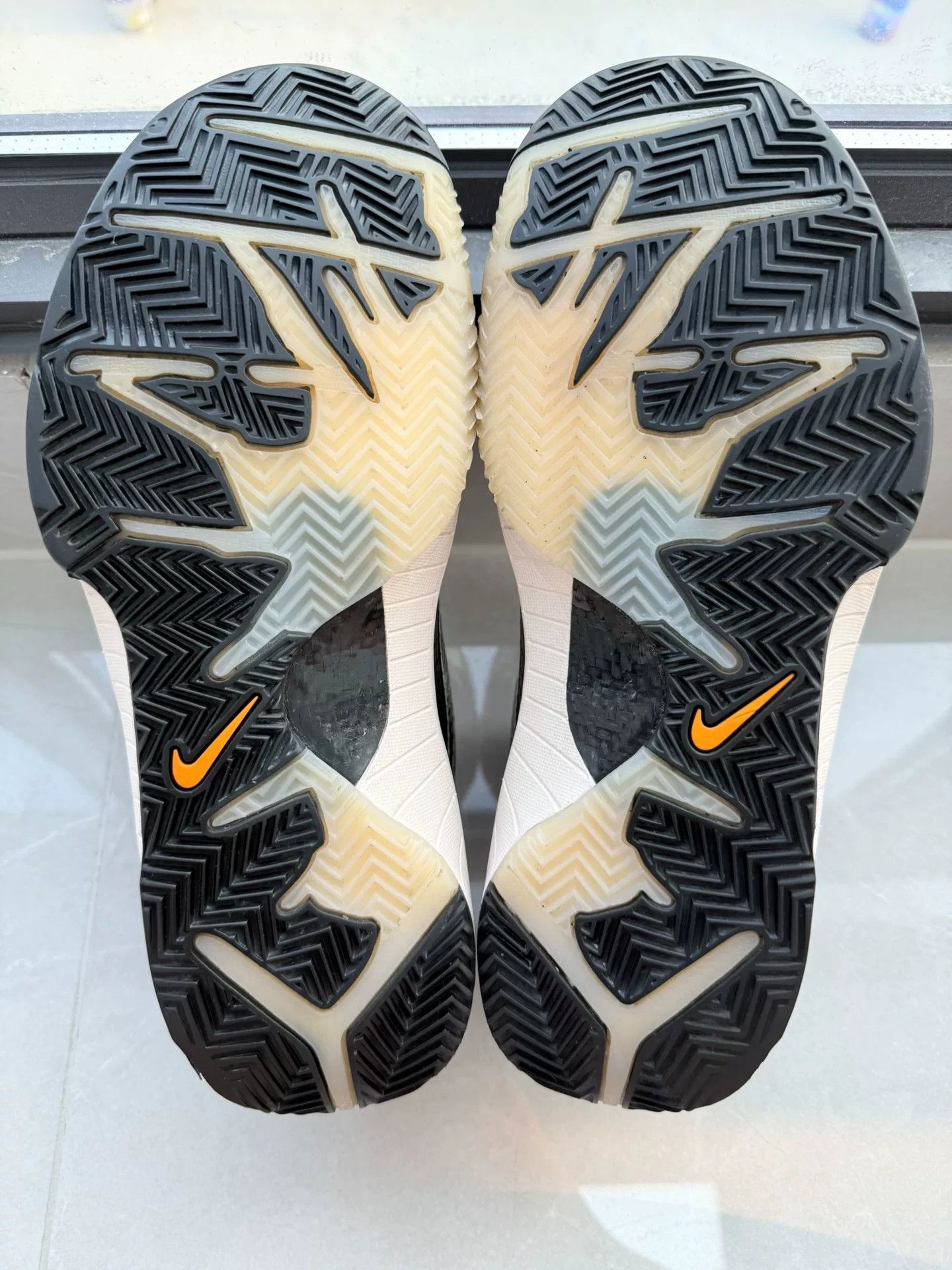 Nike Nike KOBE4 Black Lowtop Sneakers 8 Men Size US 8 / EU 41 - 6 Thumbnail