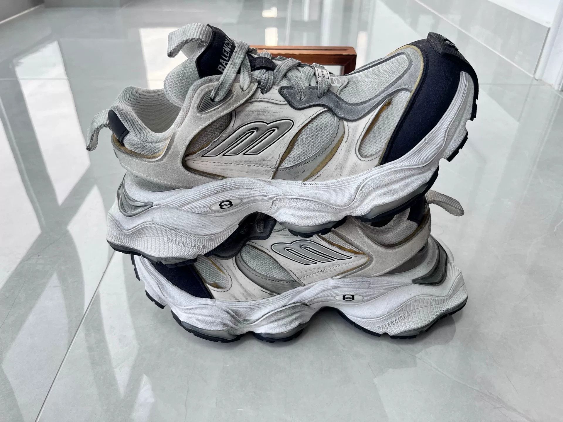 Balenciaga Balenciaga Distressed Black Lowtop Sneakers it_40 Women Size US 10 / IT 40 - 2 Thumbnail