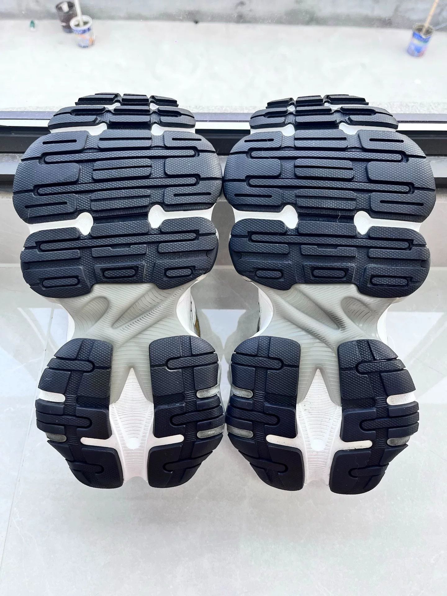 Balenciaga Balenciaga Distressed Black Lowtop Sneakers it_40 Women Size US 10 / IT 40 - 6 Thumbnail