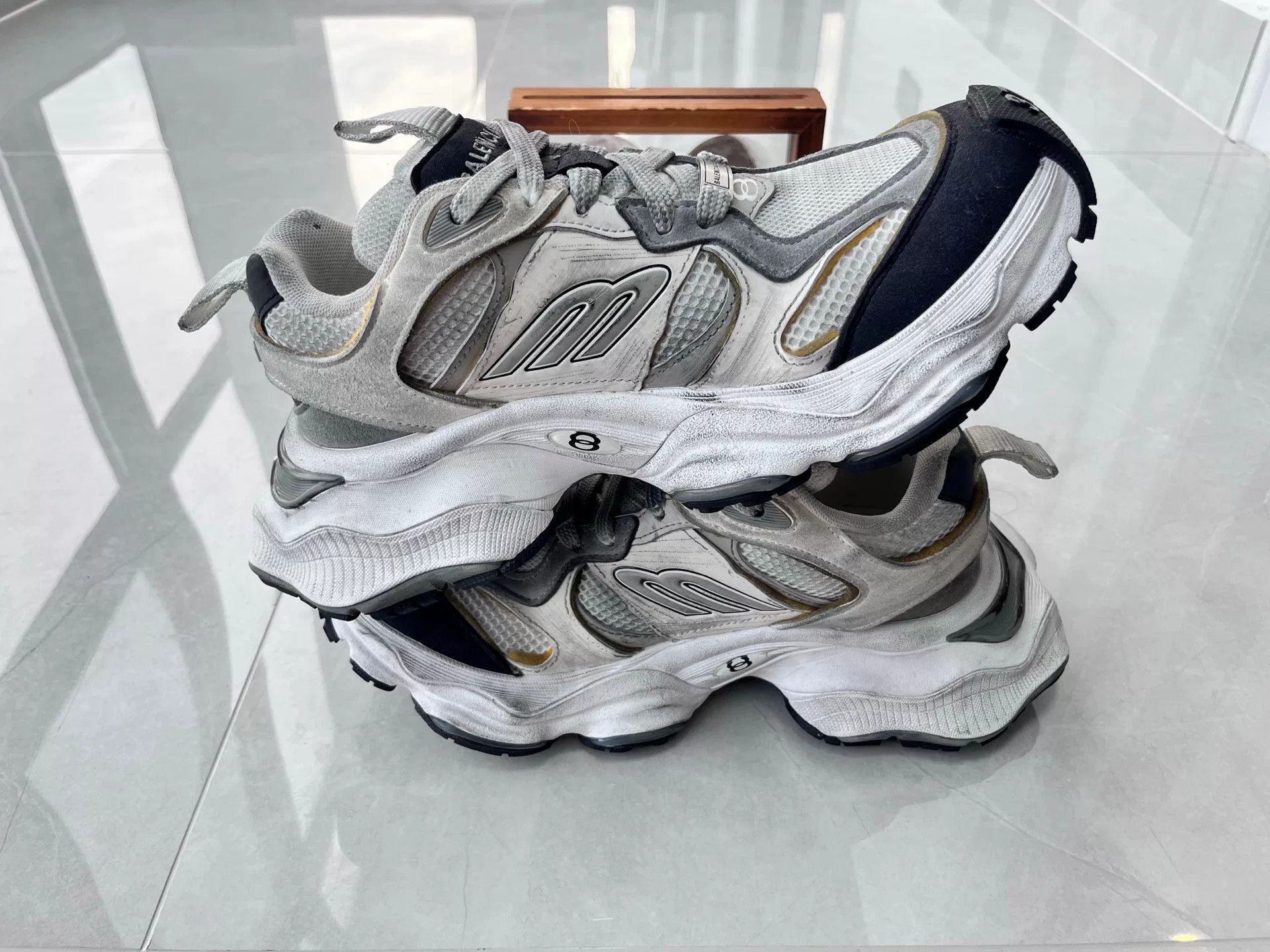 Balenciaga Balenciaga Distressed Black Lowtop Sneakers it_40 Women Size US 10 / IT 40 - 3 Thumbnail