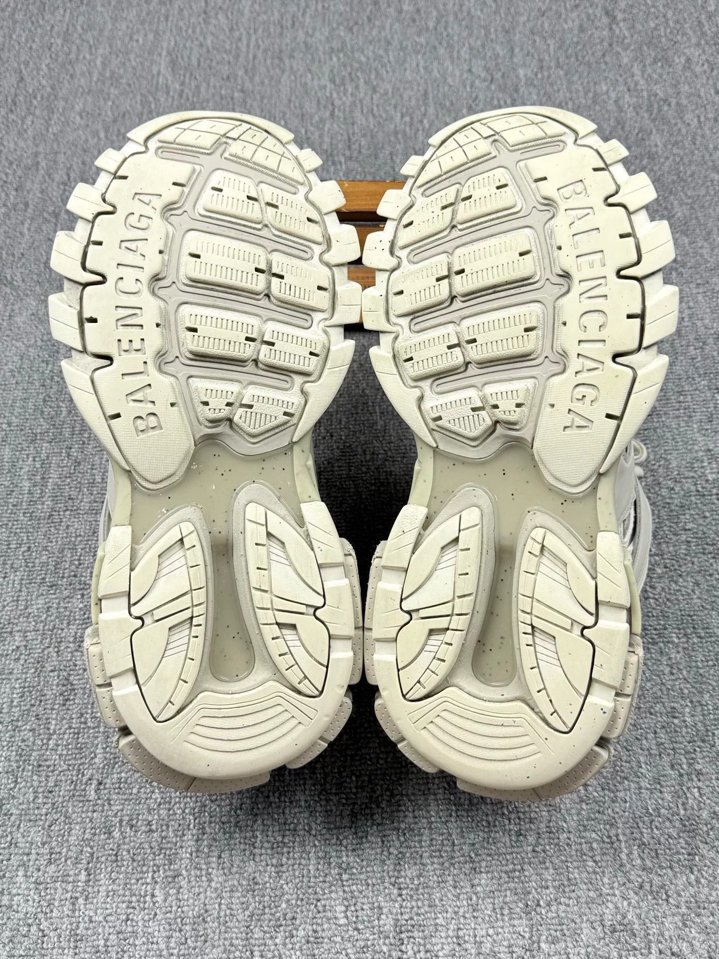 Balenciaga Balenciaga Multi Lowtop Sneakers it_42 Women Size US 12 / IT 42 - 6 Thumbnail