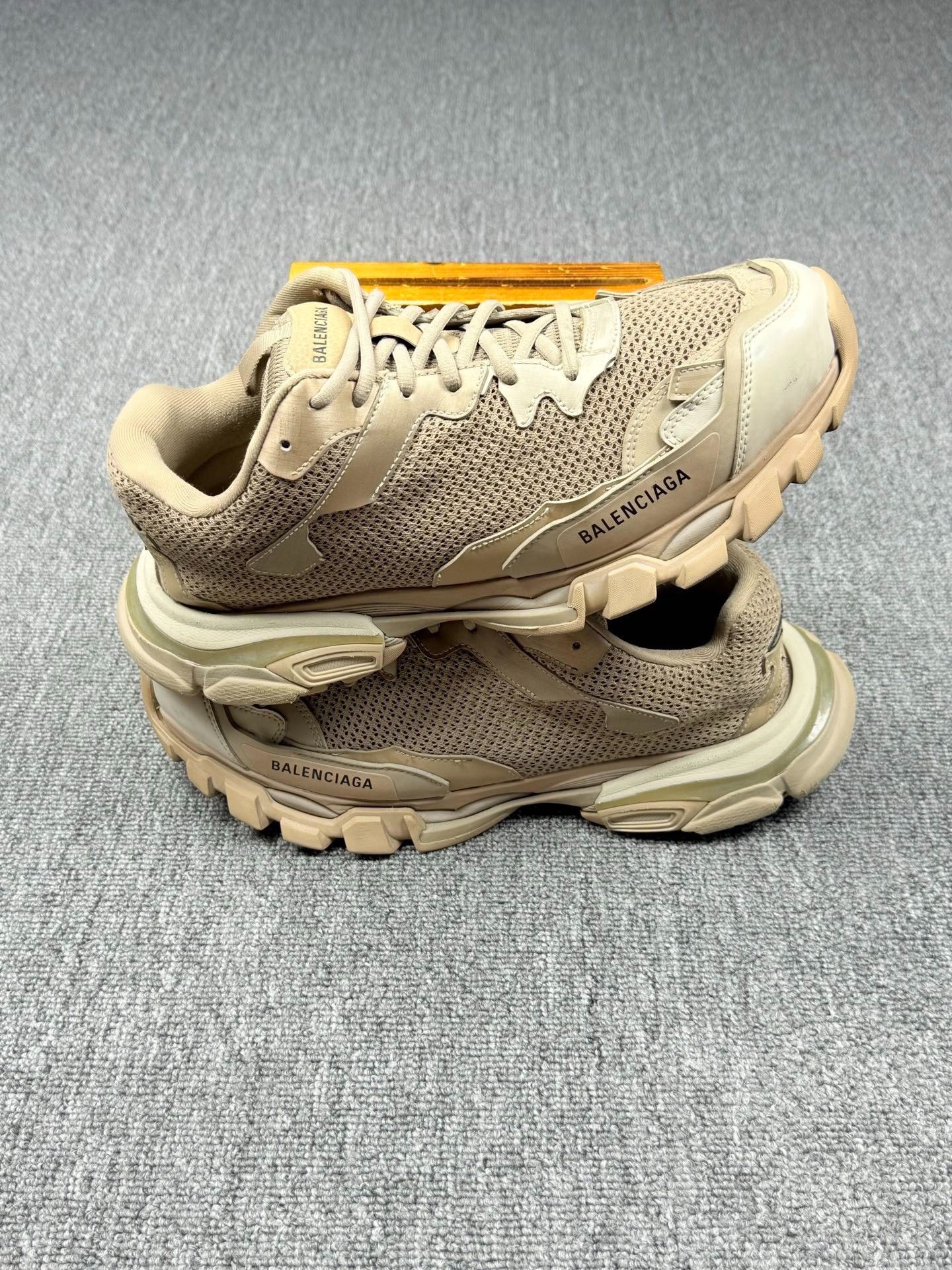 Balenciaga Balenciaga Brown Lowtop Sneakers it_42 Women Size US 12 / IT 42 - 2 Thumbnail