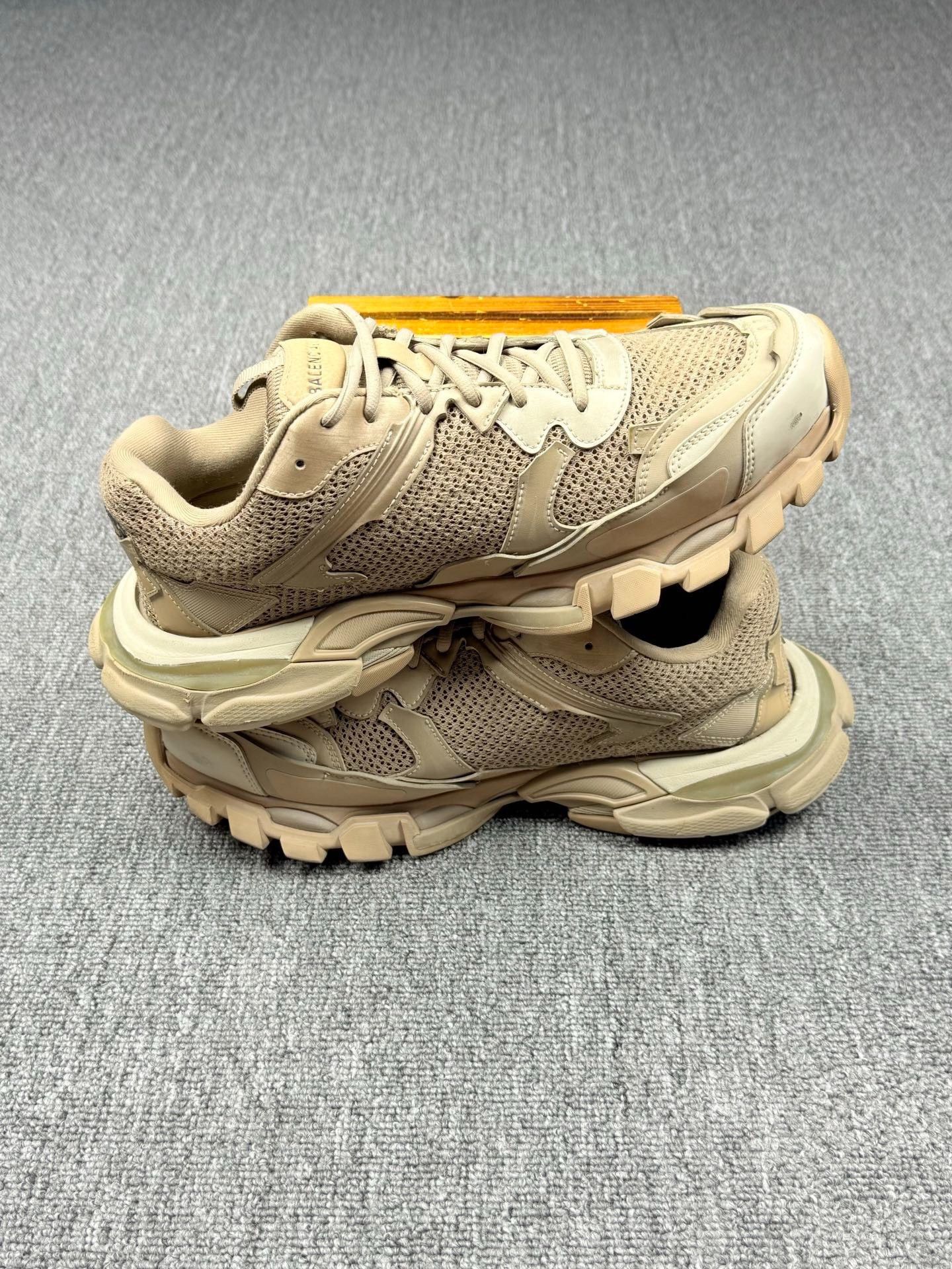 Balenciaga Balenciaga Brown Lowtop Sneakers it_42 Women Size US 12 / IT 42 - 3 Thumbnail