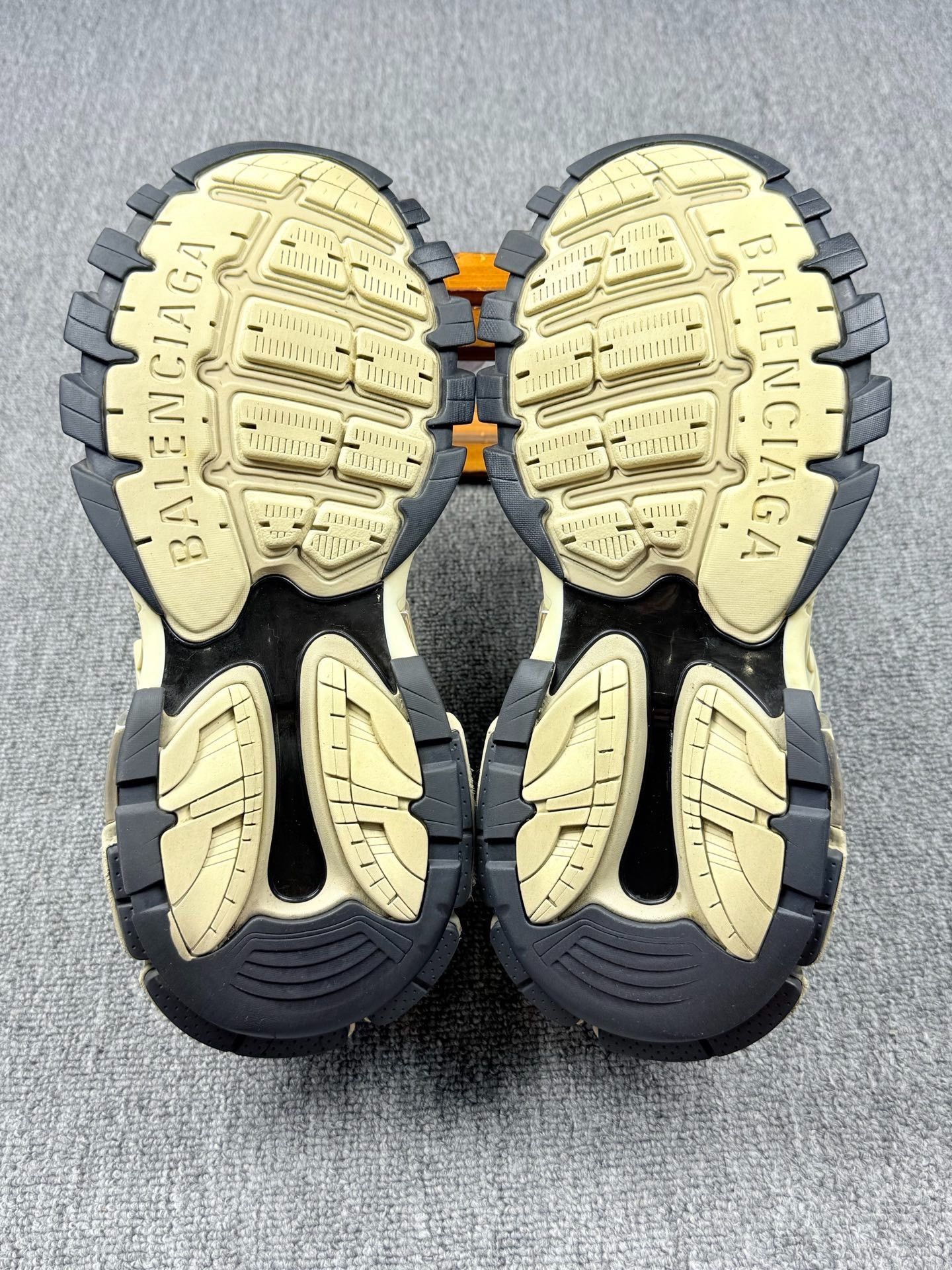Balenciaga Balenciaga Black Lowtop Sneakers fr_43 Women Size US 12 / IT 42 - 6 Thumbnail