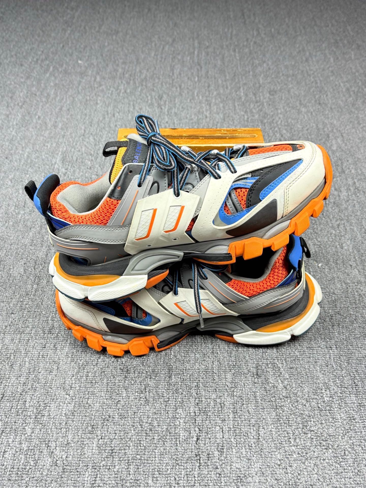 Balenciaga Balenciaga Blue Lowtop Sneakers it_42 Women Size US 12 / IT 42 - 3 Thumbnail