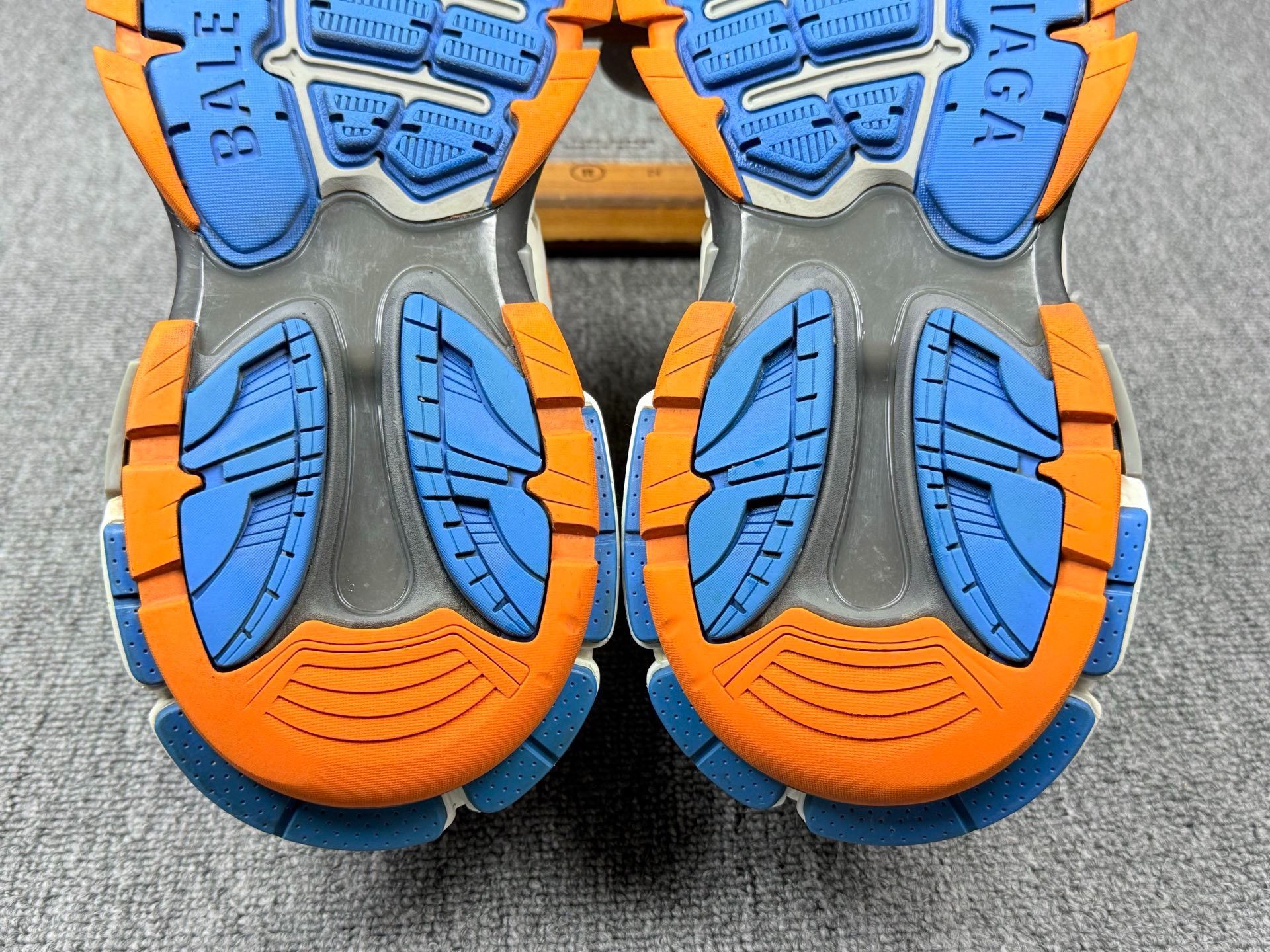 Balenciaga Balenciaga Blue Lowtop Sneakers it_42 Women Size US 12 / IT 42 - 8 Thumbnail