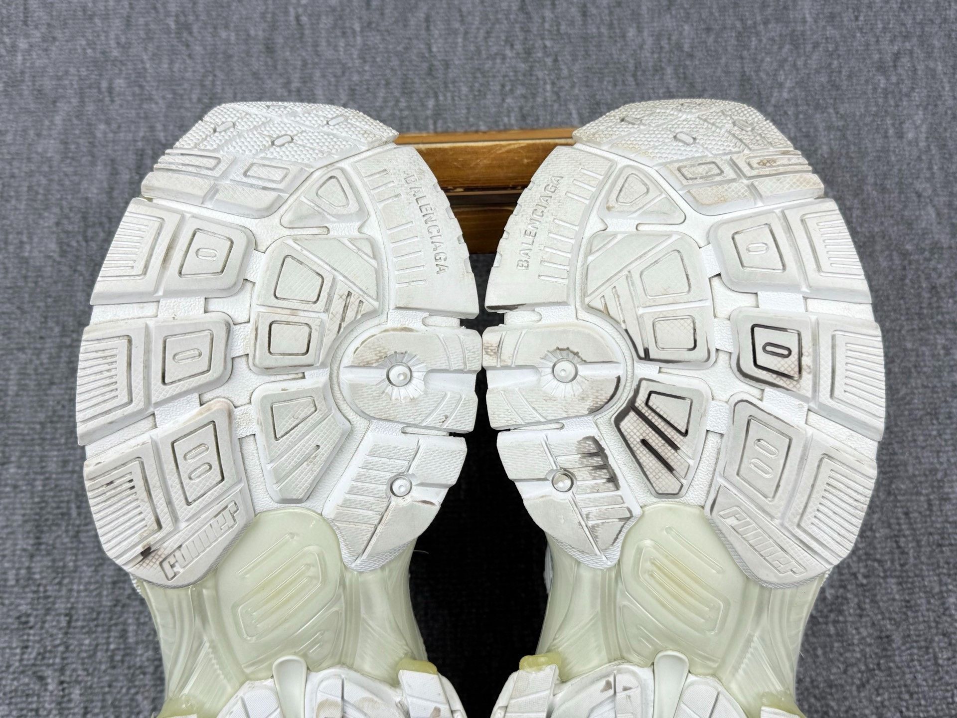 Balenciaga Balenciaga Running White Lowtop Sneakers it_40 Women Size US 10 / IT 40 - 6 Thumbnail