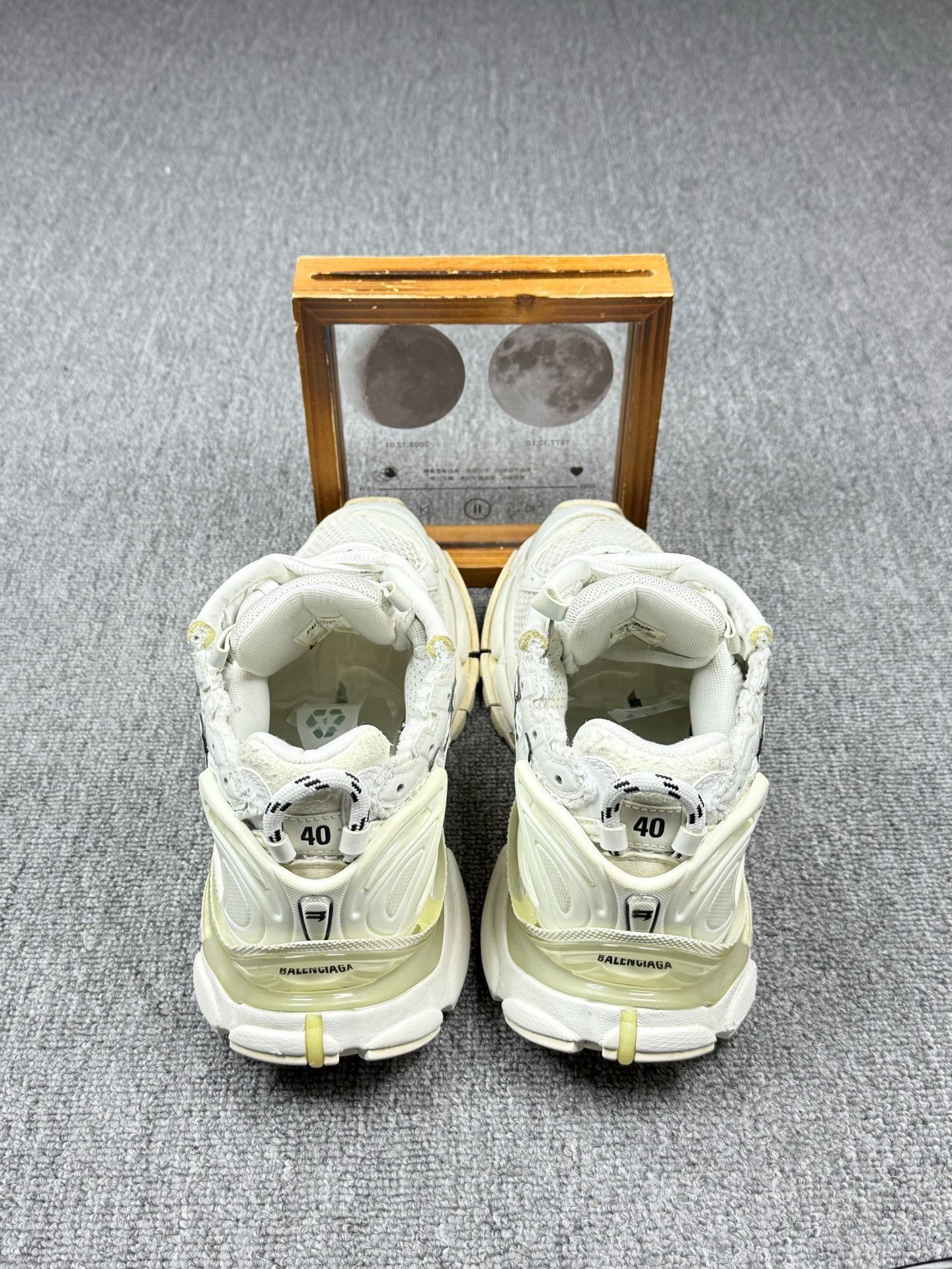 Balenciaga Balenciaga Running White Lowtop Sneakers it_40 Women Size US 10 / IT 40 - 8 Thumbnail