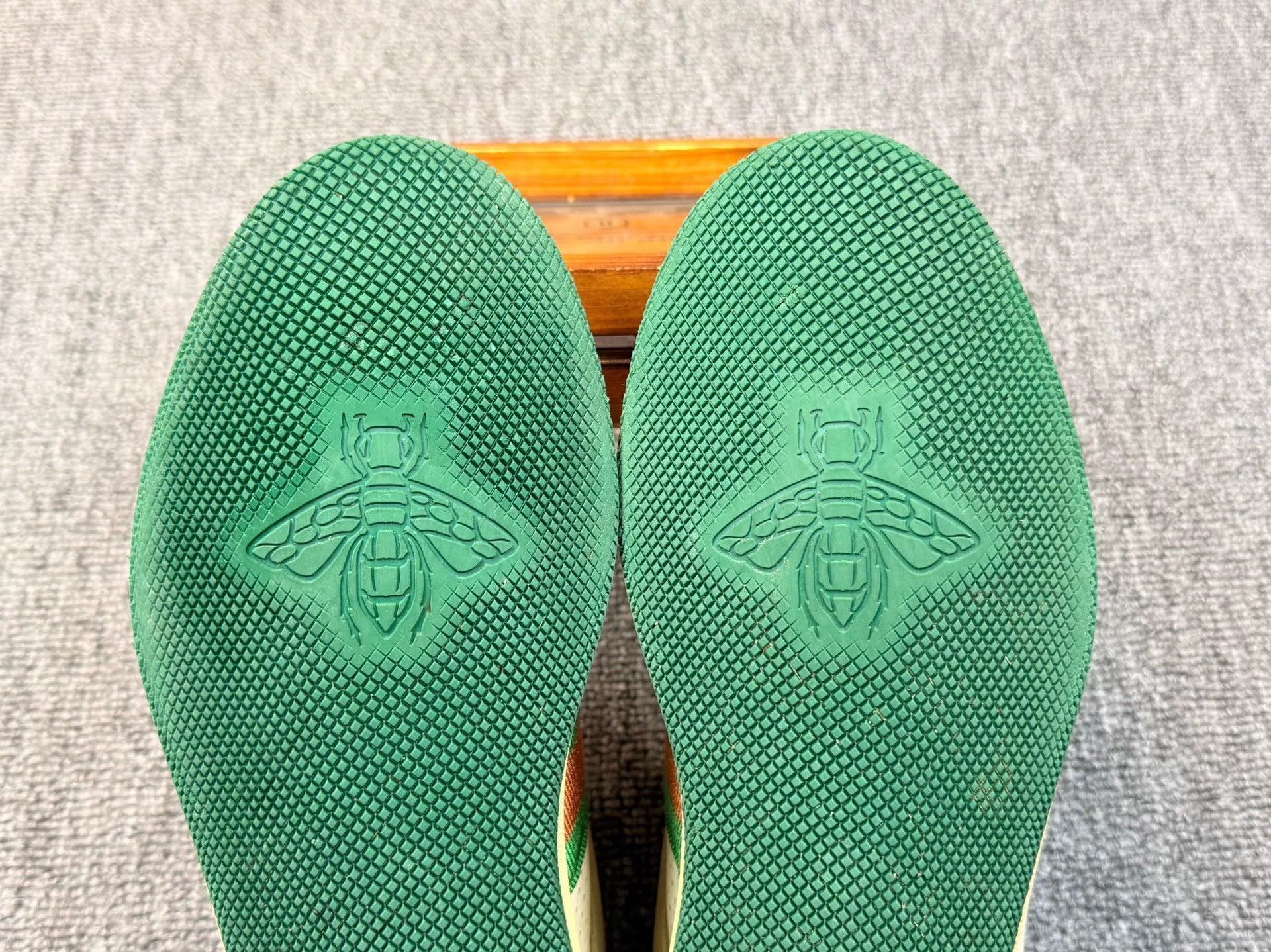 Gucci Gucci Distressed Green Lowtop Sneakers it_36 Women Size US 6 / IT 36 - 7 Thumbnail