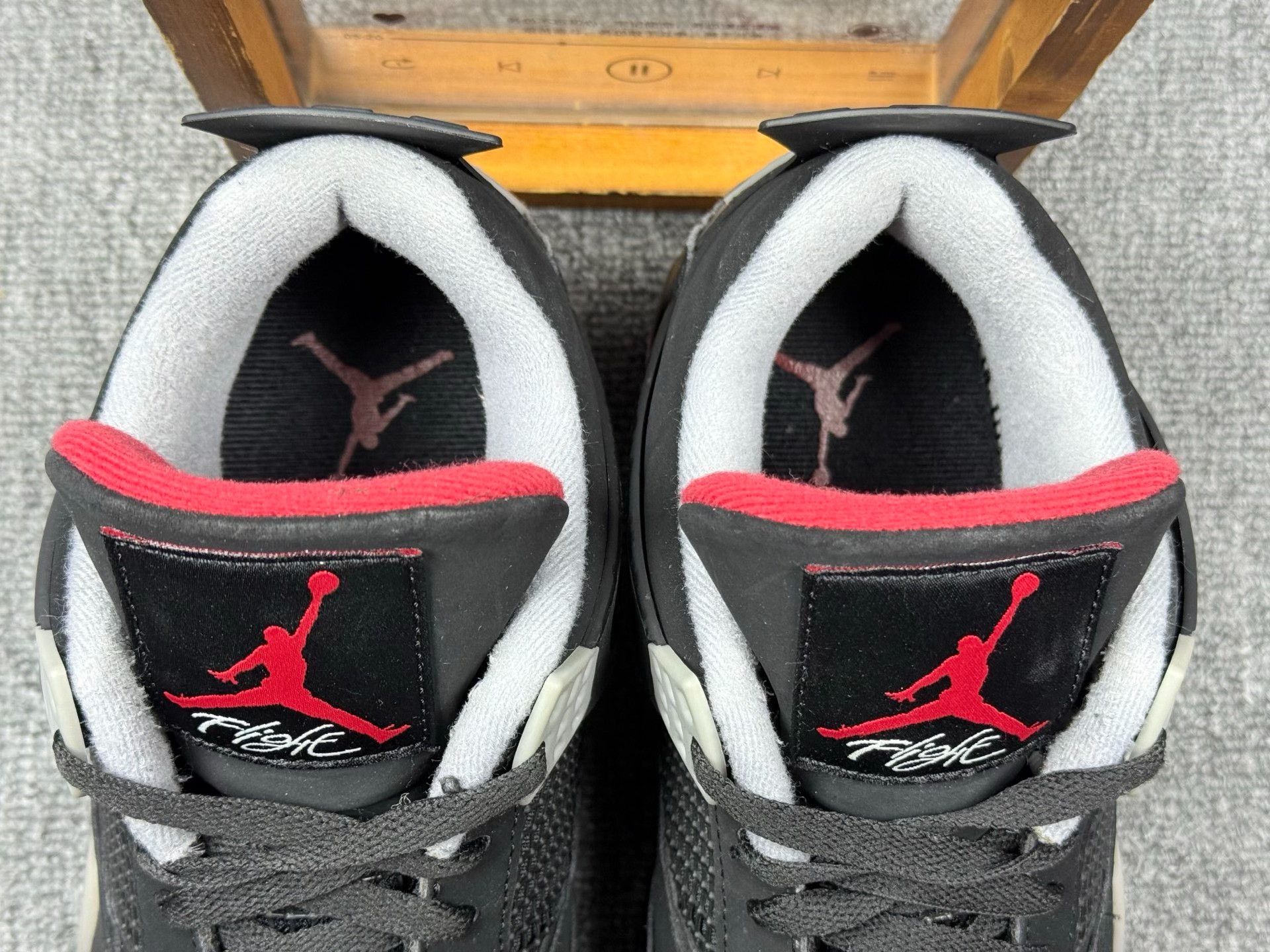 Nike Nike AJ4 Black Lowtop Sneakers 12 Men Size US 12 / EU 45 - 9 Thumbnail