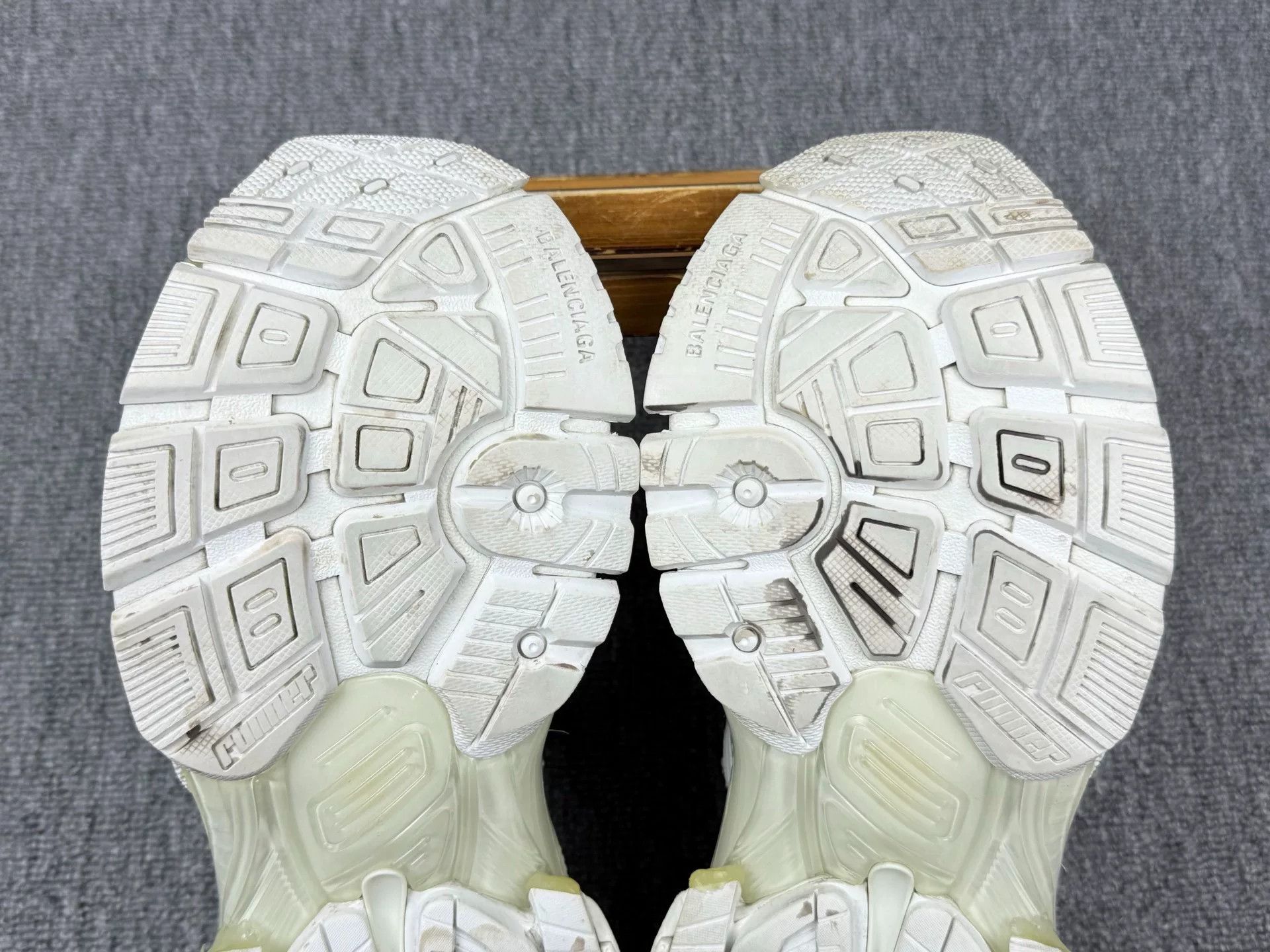 Balenciaga Balenciaga Running White Lowtop Sneakers 7 Men Size US 7 / EU 40 - 6 Thumbnail