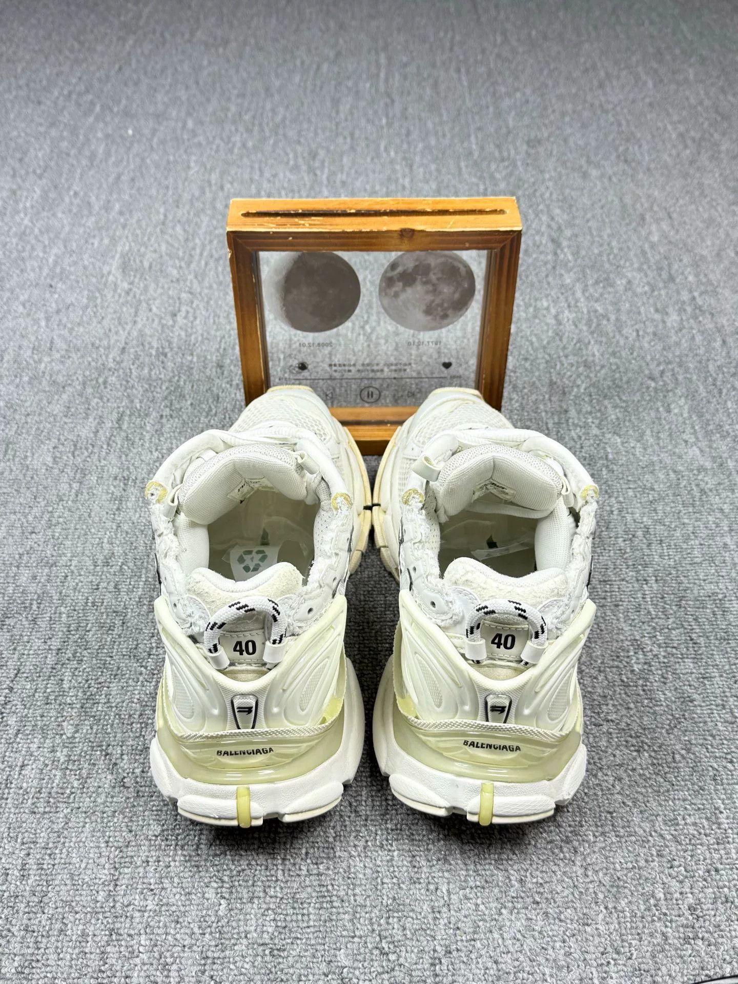 Balenciaga Balenciaga Running White Lowtop Sneakers 7 Men Size US 7 / EU 40 - 8 Thumbnail