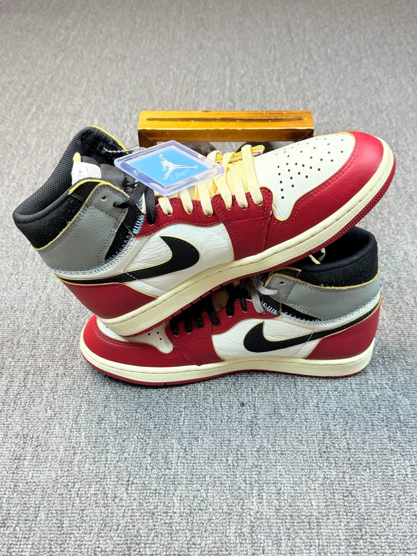 Nike Nike AJ1 Red Lowtop Sneakers 9 Men Size US 9 / EU 42 - 3 Thumbnail