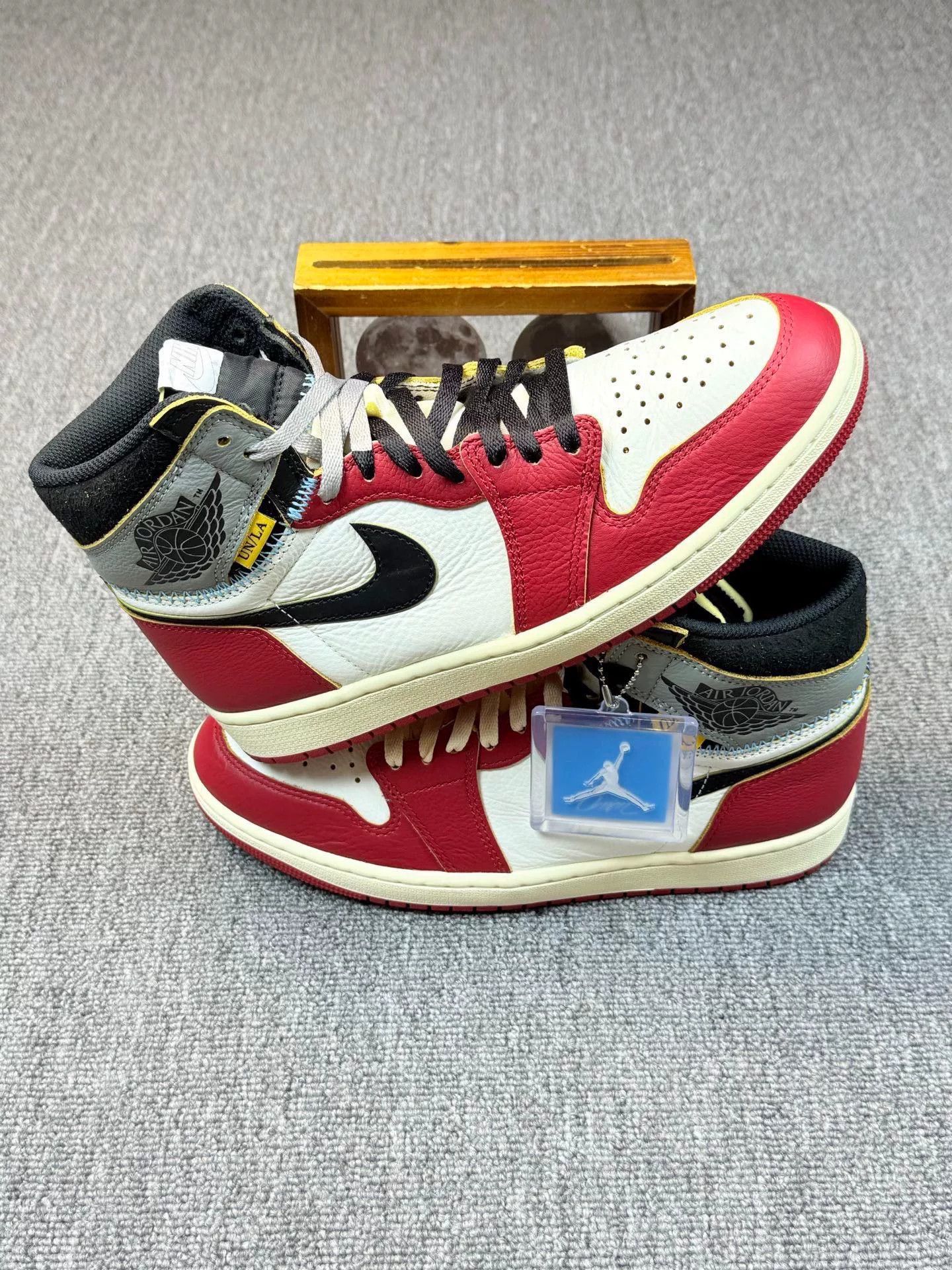 Nike Nike AJ1 Red Lowtop Sneakers 9 Men Size US 9 / EU 42 - 2 Thumbnail