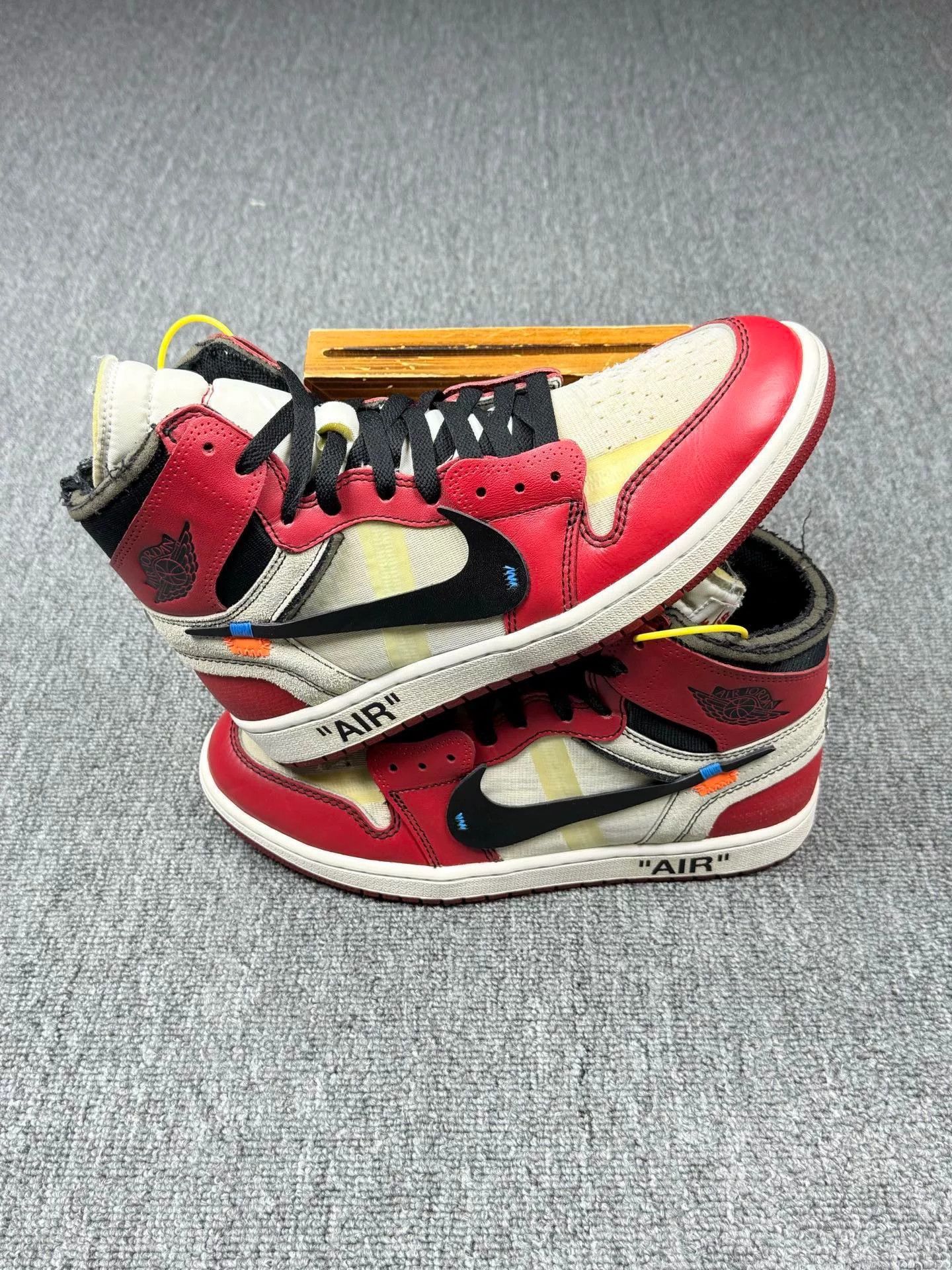 Nike Nike AJ1 Red Lowtop Sneakers 8 Men Size US 8 / EU 41 - 2 Thumbnail