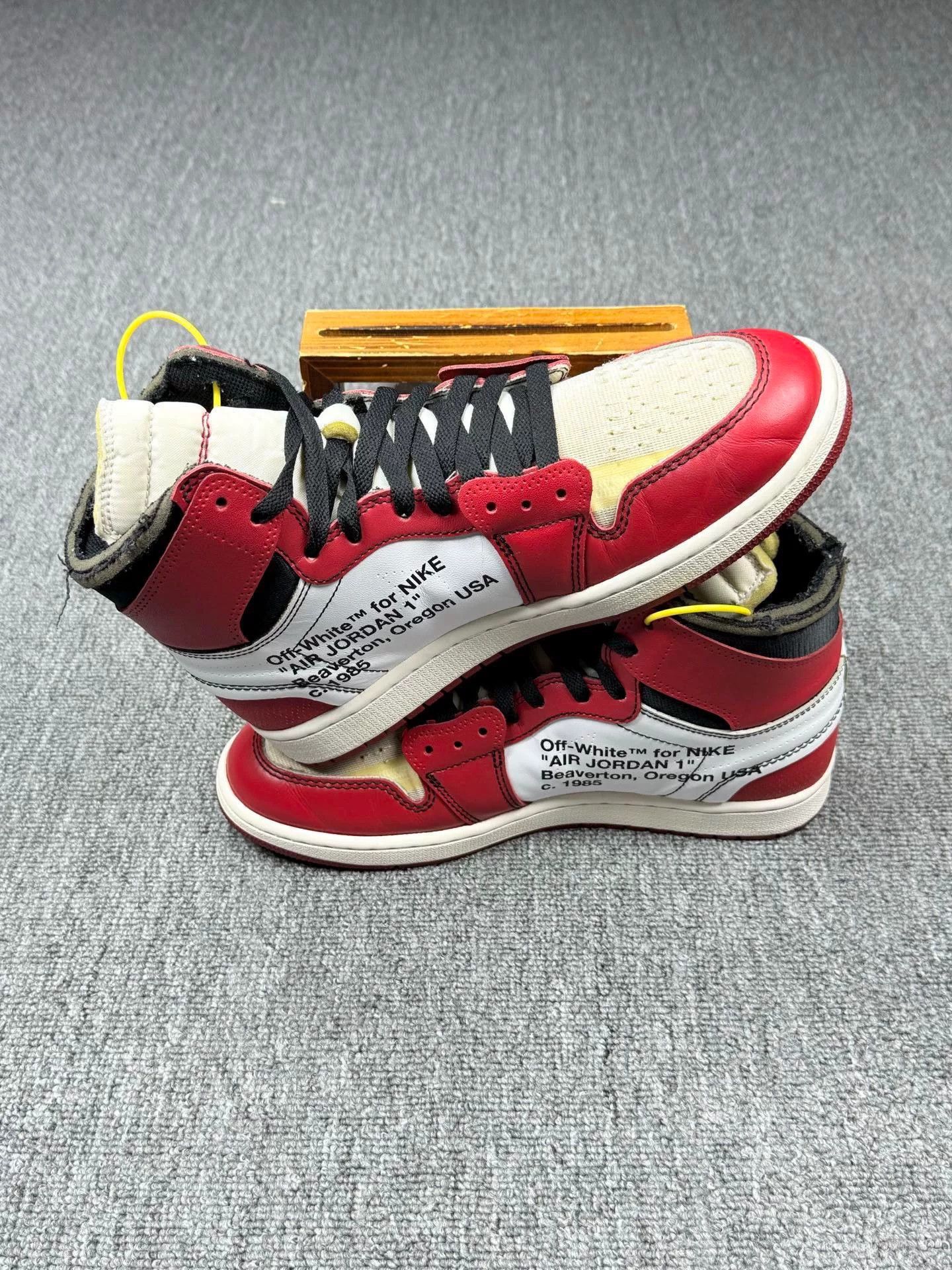 Nike Nike AJ1 Red Lowtop Sneakers 8 Men Size US 8 / EU 41 - 3 Thumbnail