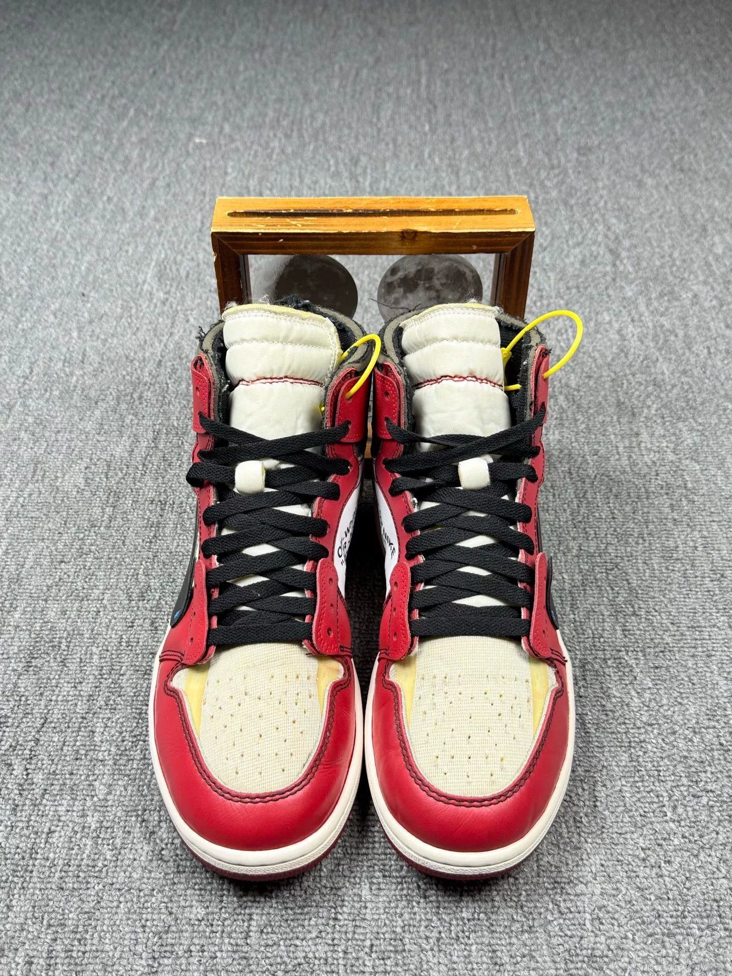 Nike Nike AJ1 Red Lowtop Sneakers 8 Men Size US 8 / EU 41 - 4 Thumbnail