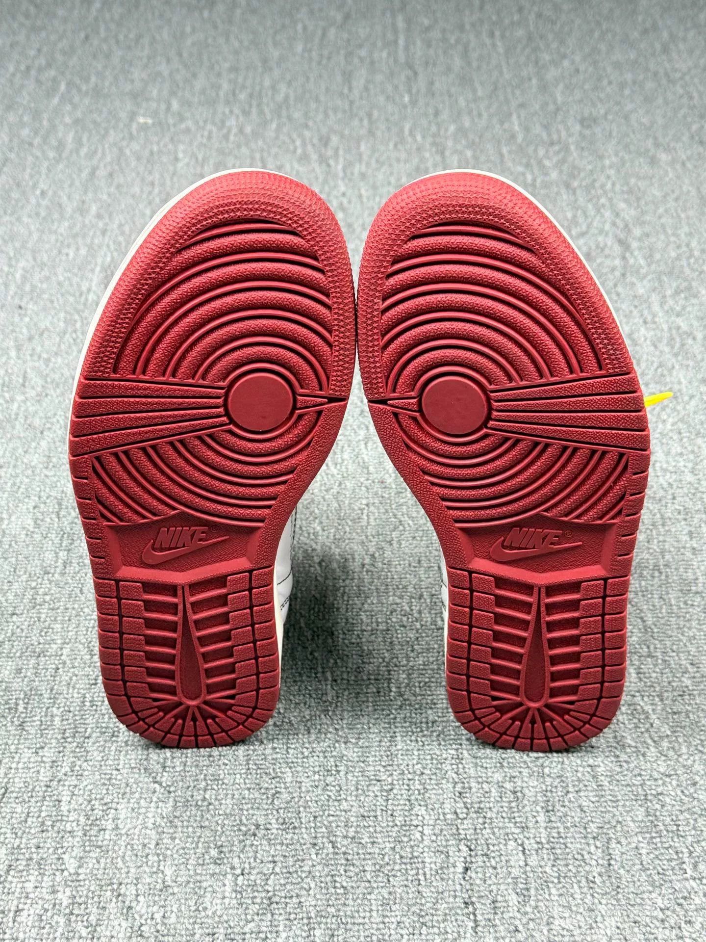 Nike Nike AJ1 Red Lowtop Sneakers 8 Men Size US 8 / EU 41 - 6 Thumbnail