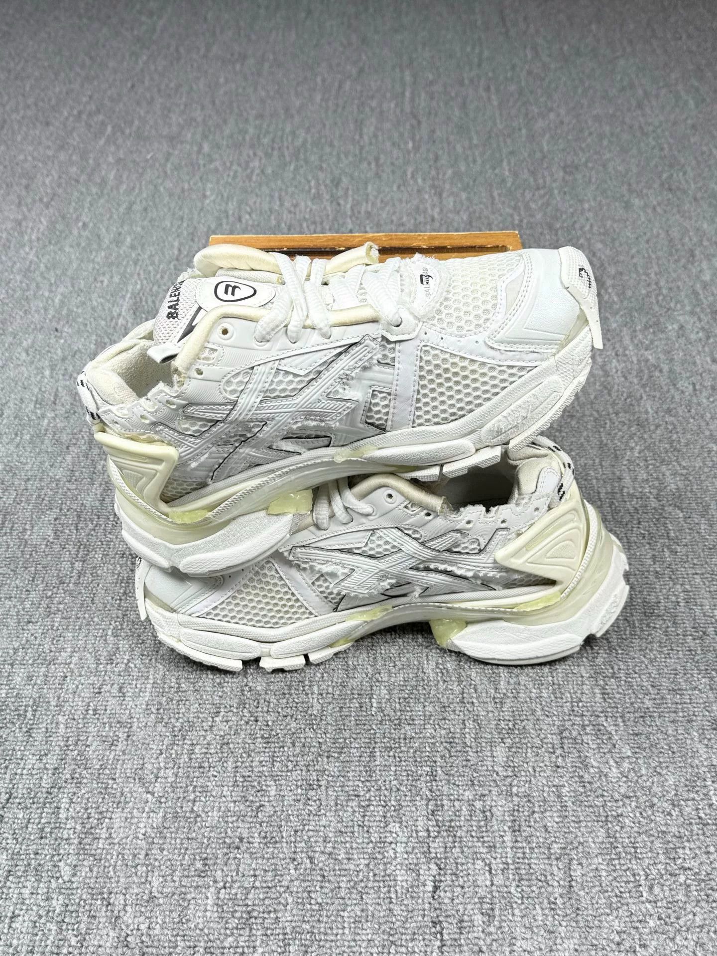 Balenciaga Balenciaga Running White Lowtop Sneakers it_36 Women Size US 6 / IT 36 - 3 Thumbnail