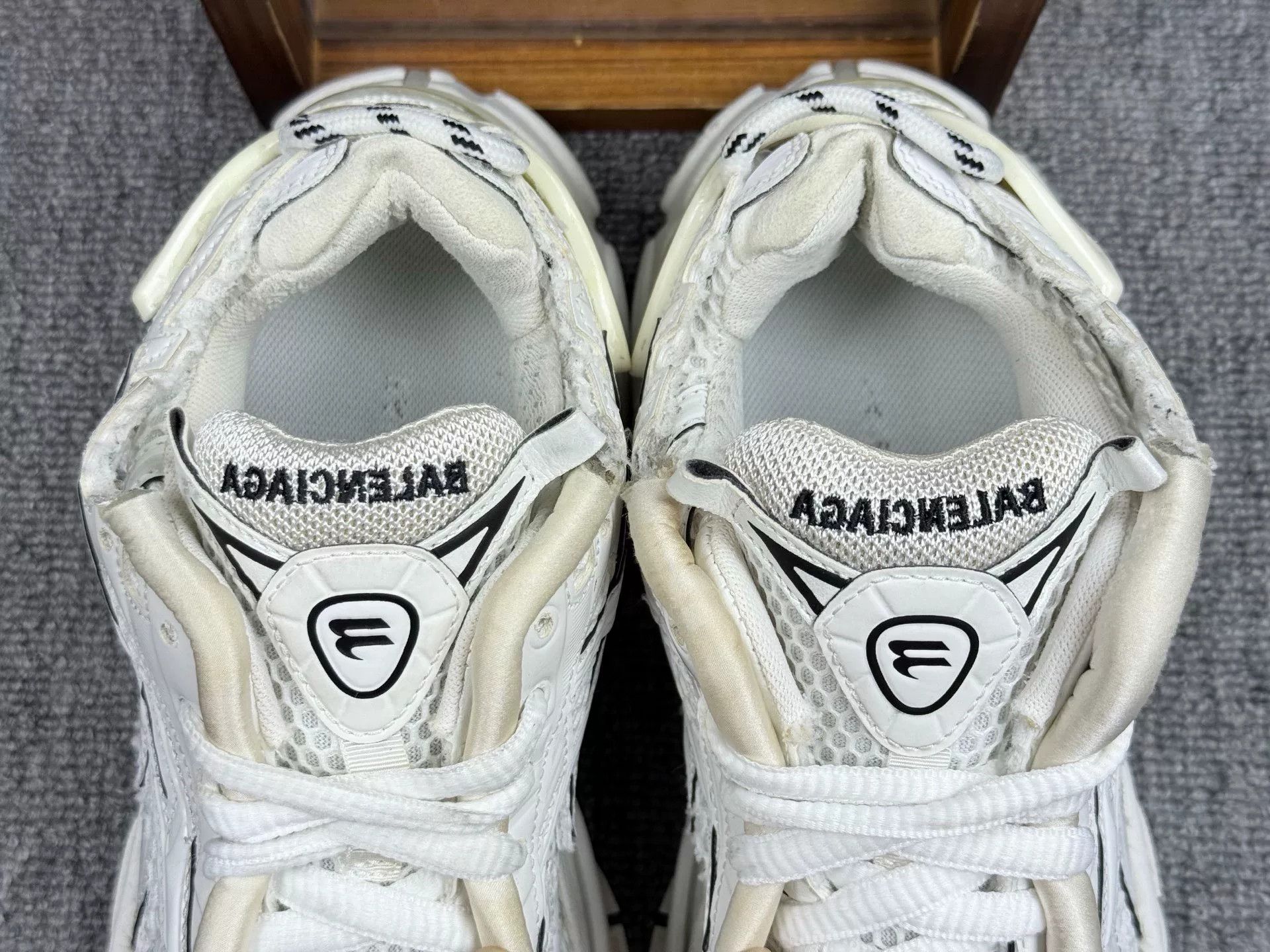 Balenciaga Balenciaga Running White Lowtop Sneakers it_36 Women Size US 6 / IT 36 - 9 Thumbnail