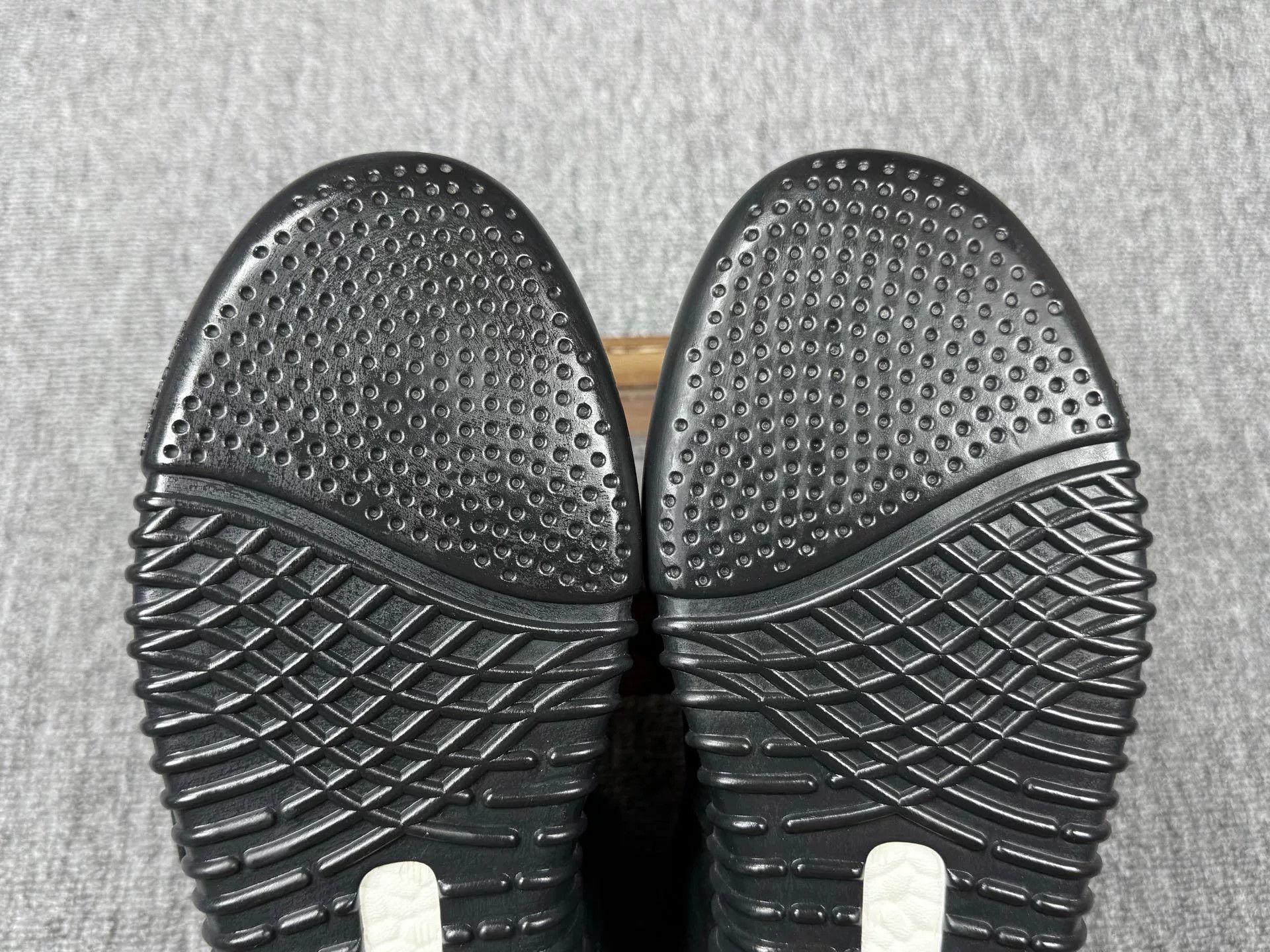 Adidas Adidas YEEZY750 Black Hitop Sneakers 8 Men Size US 8 / EU 41 - 7 Thumbnail