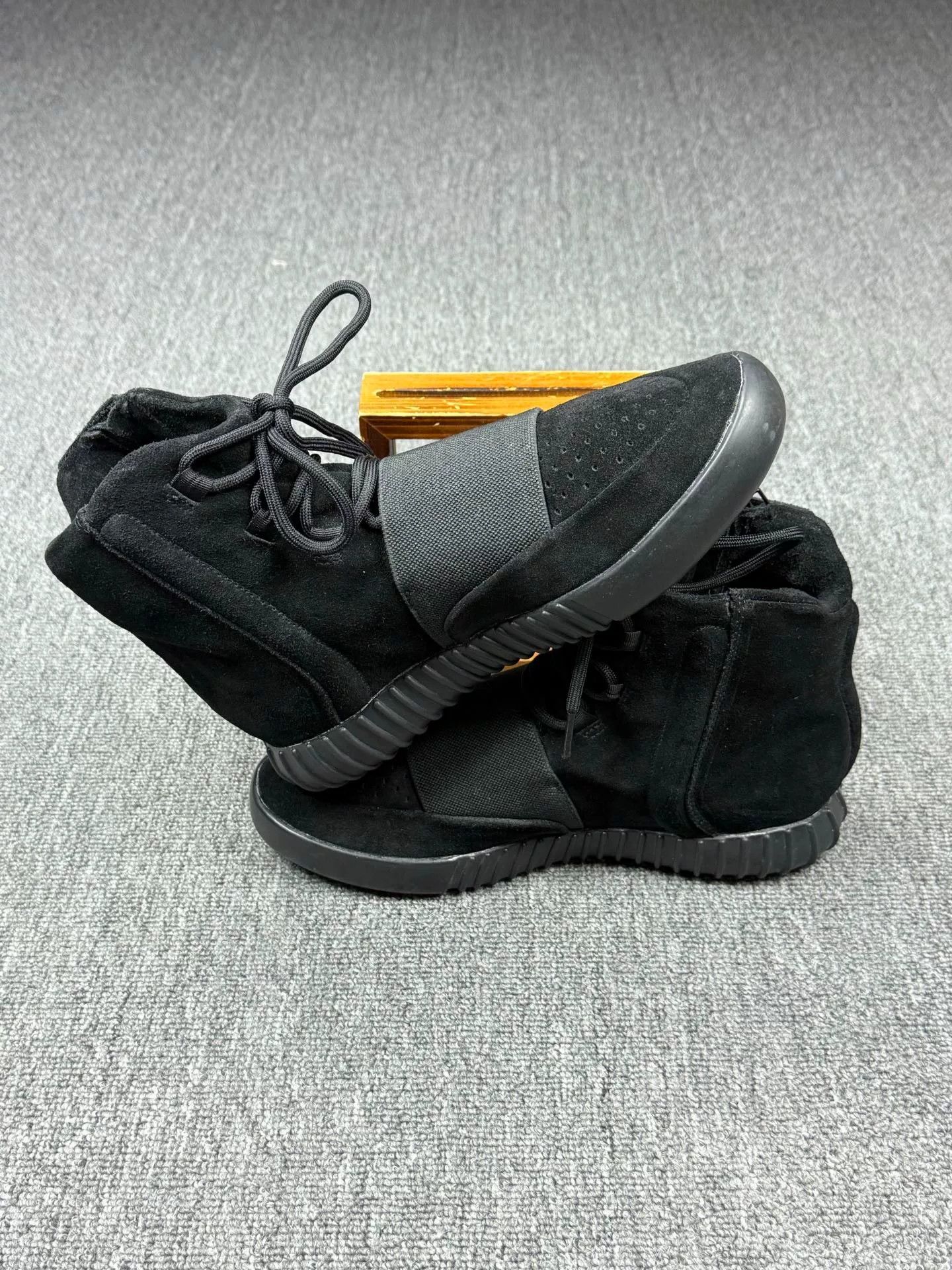 Adidas Adidas YEEZY750 Black Hitop Sneakers 8 Men Size US 8 / EU 41 - 3 Thumbnail