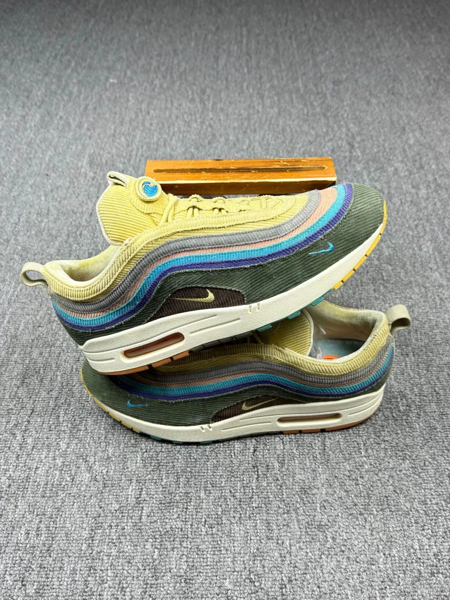 Nike Nike MAX97 Black Lowtop Sneakers 9 Men Size US 9 / EU 42 - 2 Thumbnail