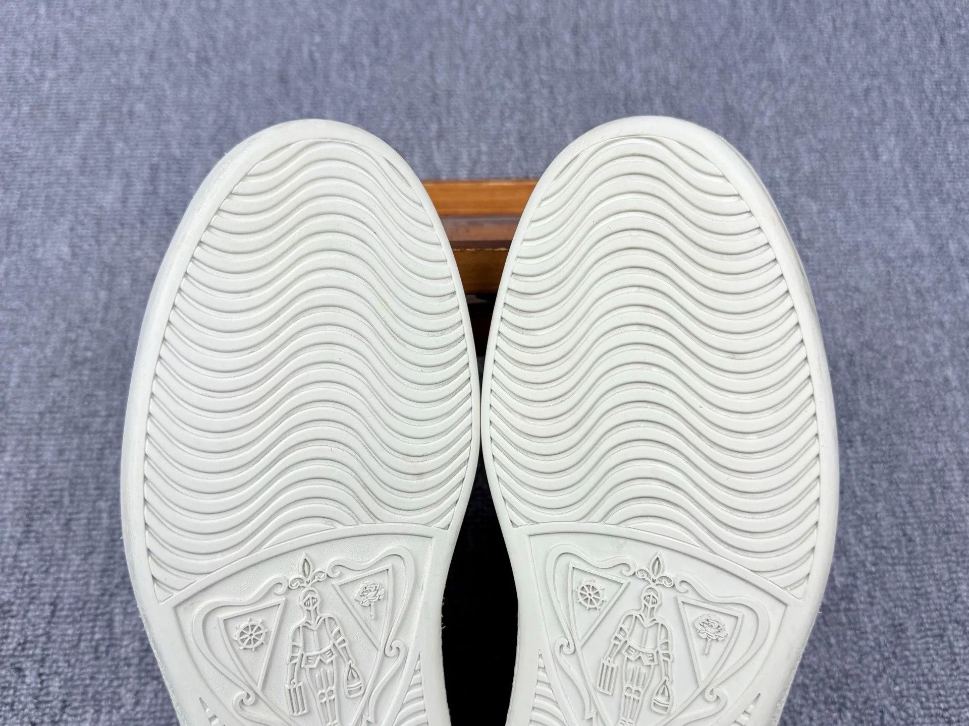 Gucci Gucci Printed Beige Lowtop Sneakers 8 Men Size US 8 / EU 41 - 7 Thumbnail
