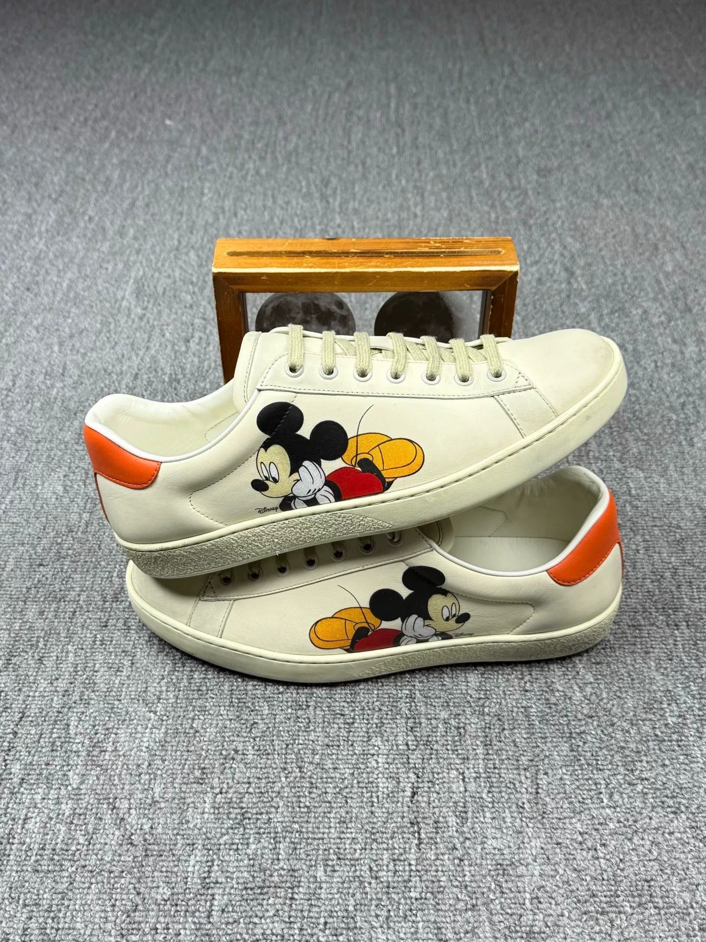 Gucci Gucci Printed Beige Lowtop Sneakers 8 Men Size US 8 / EU 41 - 2 Thumbnail