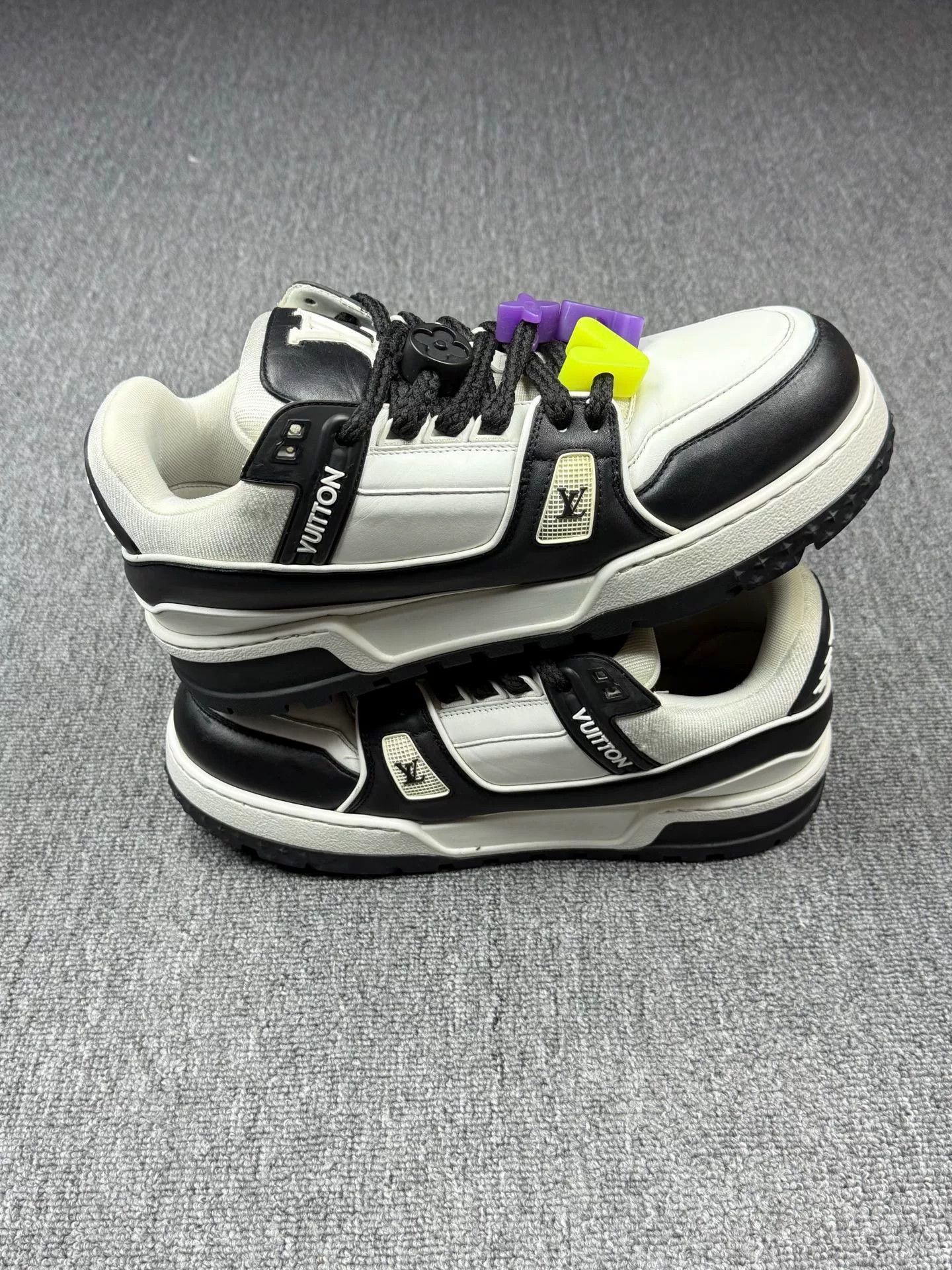 Louis Vuitton Louis Vuitton Training Black Lowtop Sneakers 9 Men Size US 9 / EU 42 - 3 Thumbnail