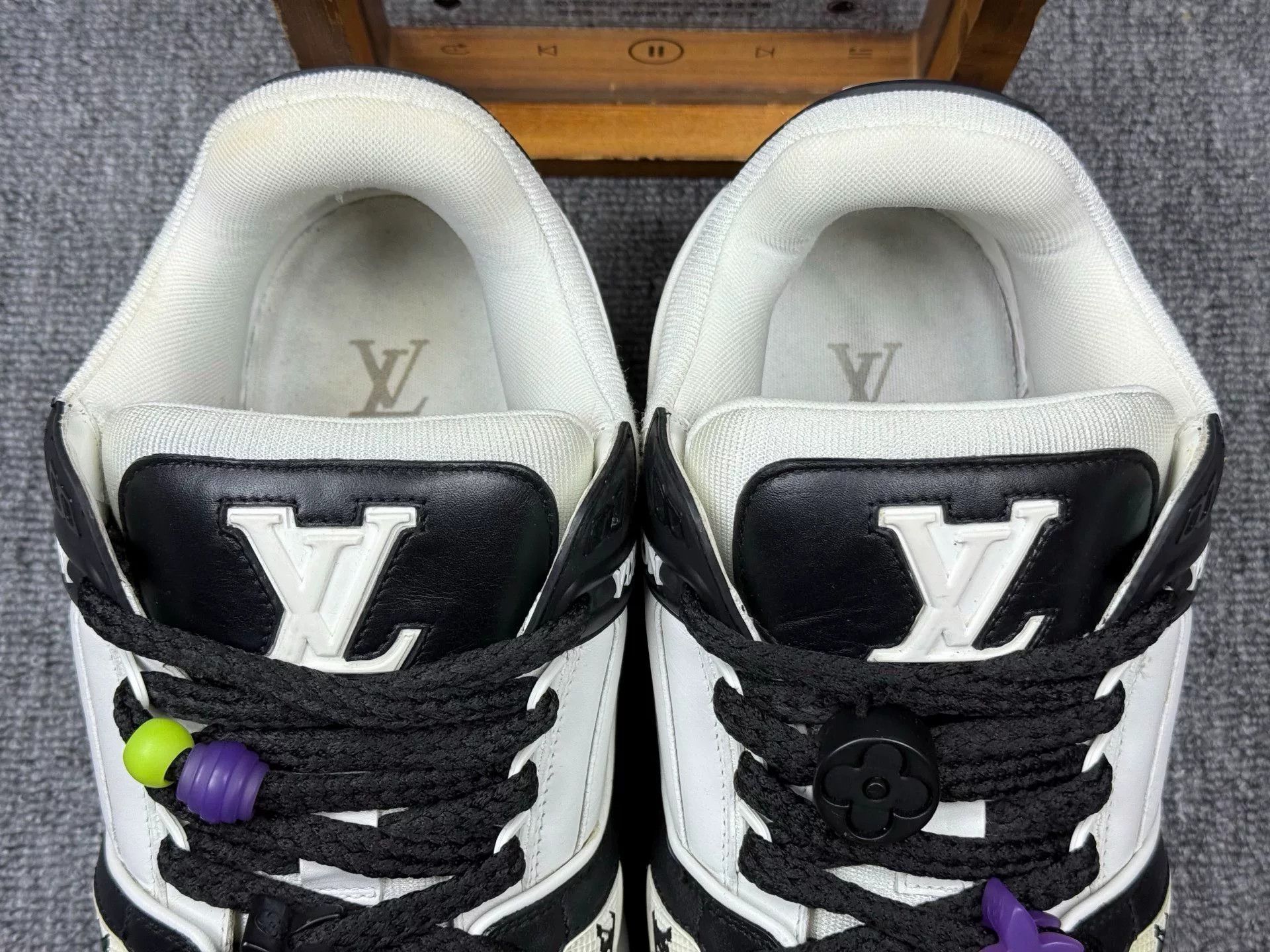 Louis Vuitton Louis Vuitton Training Black Lowtop Sneakers 9 Men Size US 9 / EU 42 - 8 Thumbnail