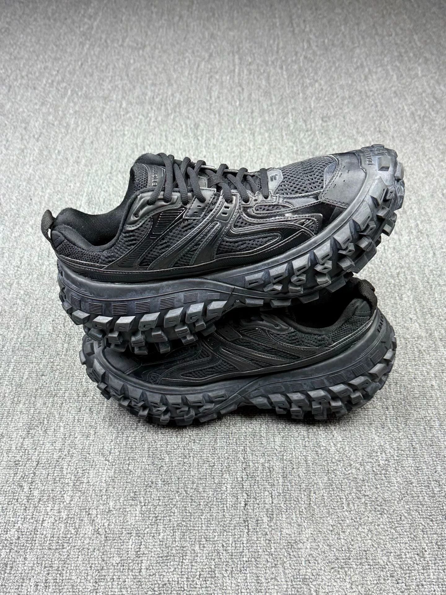 Balenciaga Balenciaga Black Lowtop Sneakers 10 Men Size US 10 / EU 43 - 3 Thumbnail