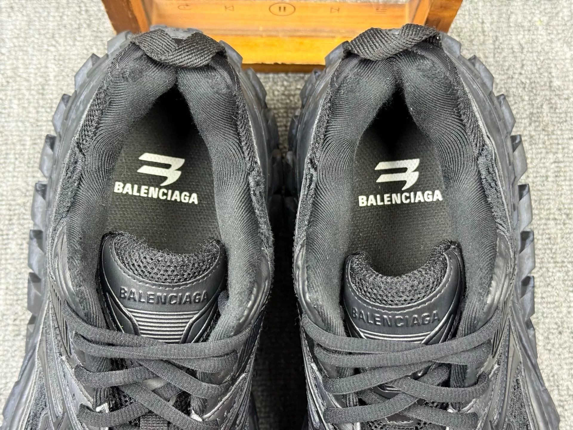 Balenciaga Balenciaga Black Lowtop Sneakers 10 Men Size US 10 / EU 43 - 8 Thumbnail