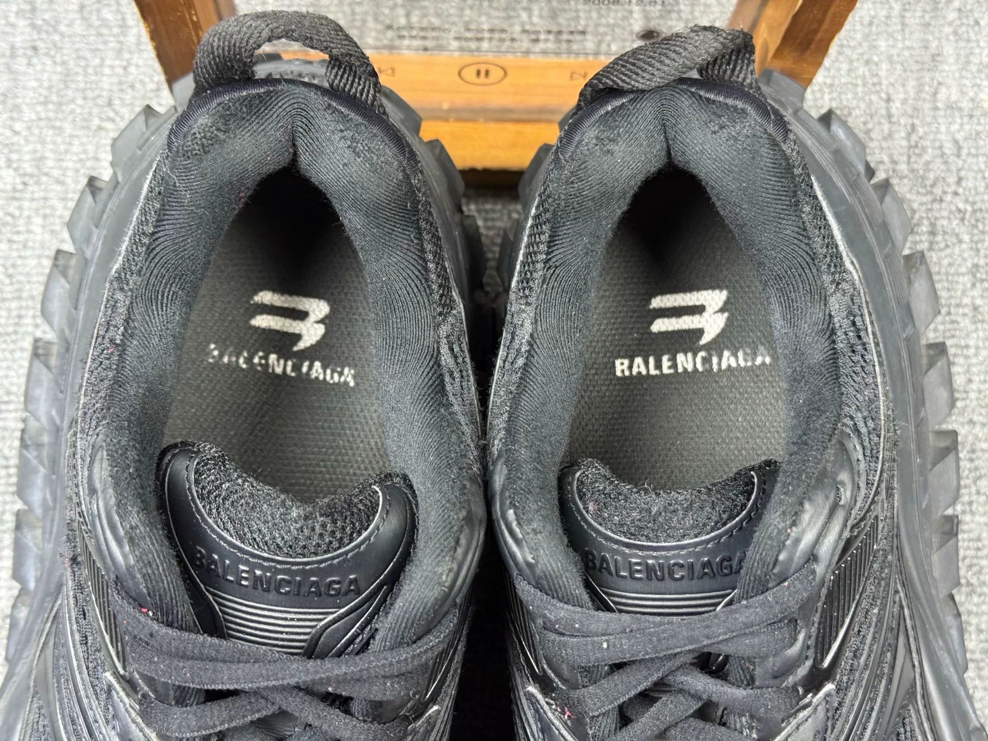 Balenciaga Balenciaga Black Lowtop Sneakers 10 Men Size US 10 / EU 43 - 9 Thumbnail